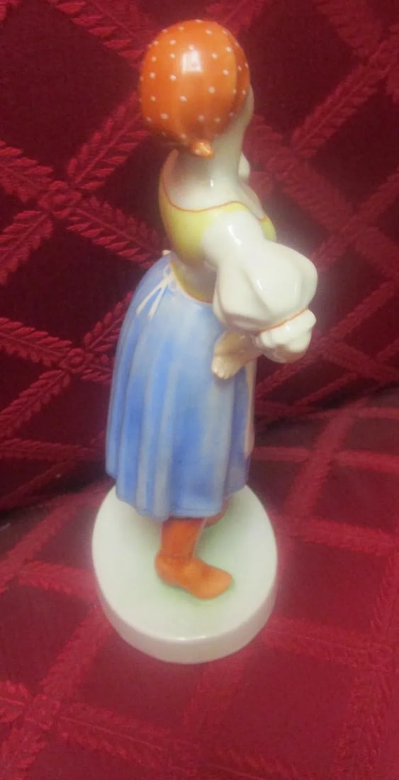 Herend Porcelain Hungarian Vintage Folk Peasant Figurine - 8