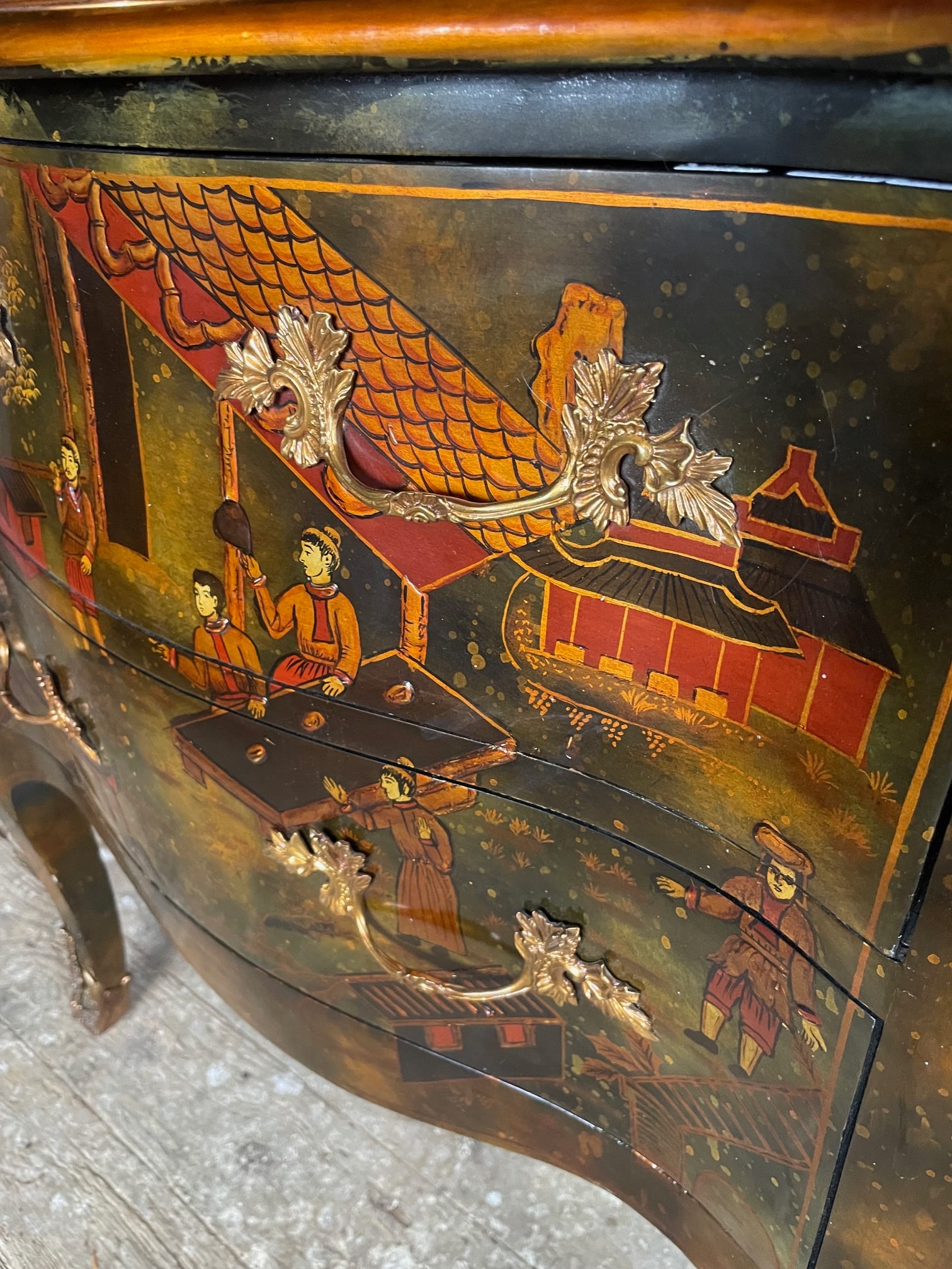 Chinoserie Bombe Chest - 10