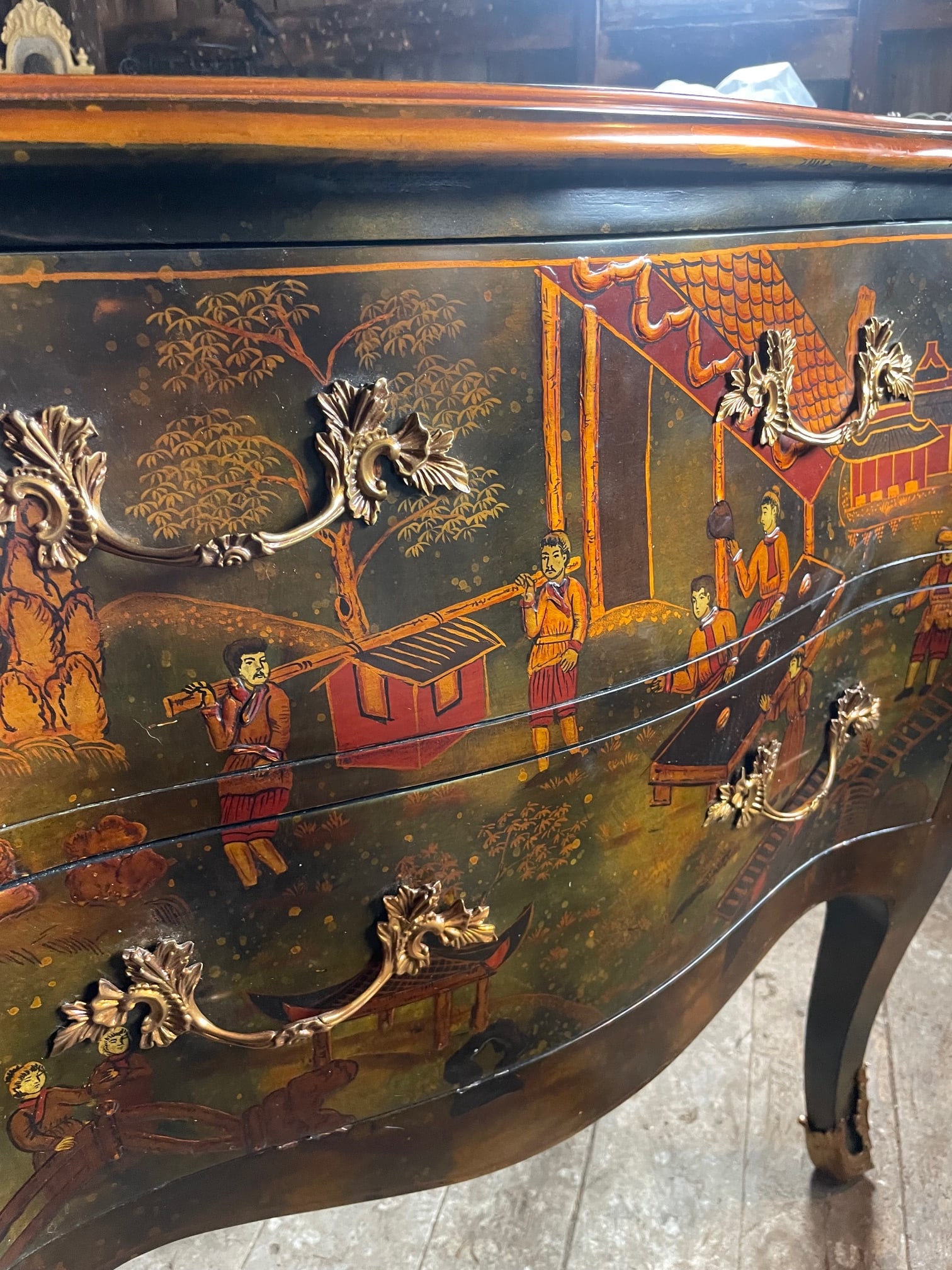 Chinoserie Bombe Chest - 4