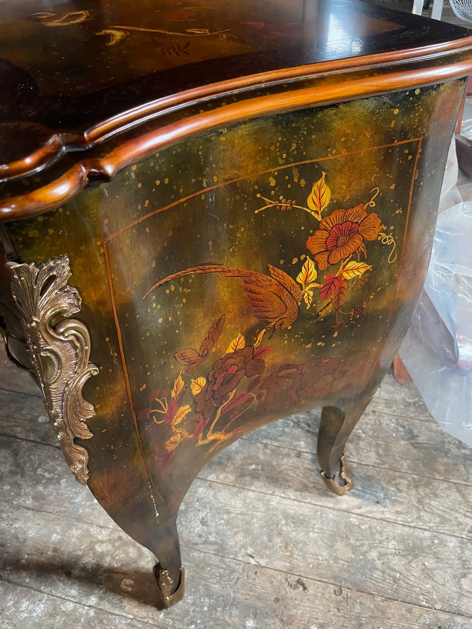 Chinoserie Bombe Chest - 6