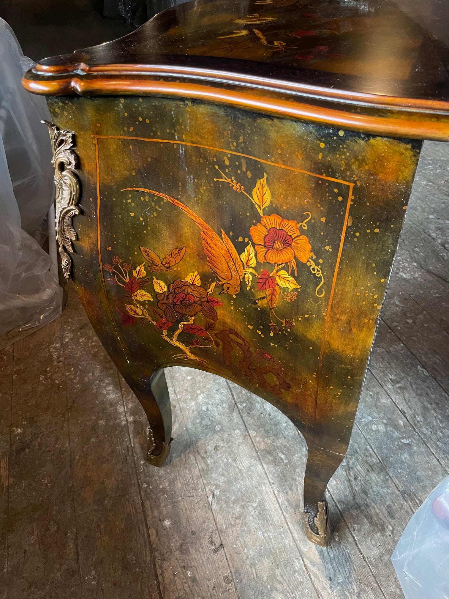 Chinoserie Bombe Chest - 7