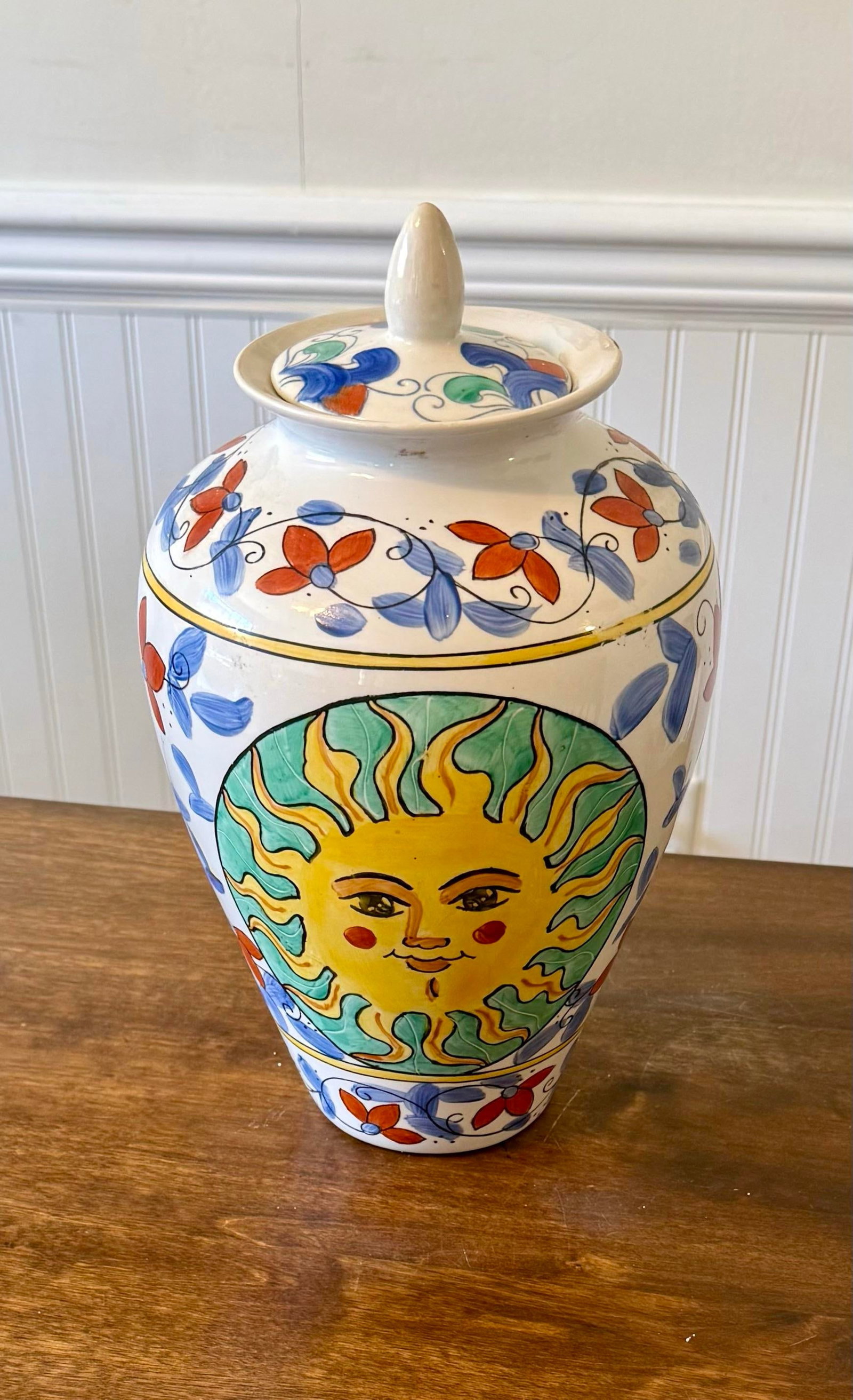 Historical World Banking Institution Rare Sunburst Vase - 11