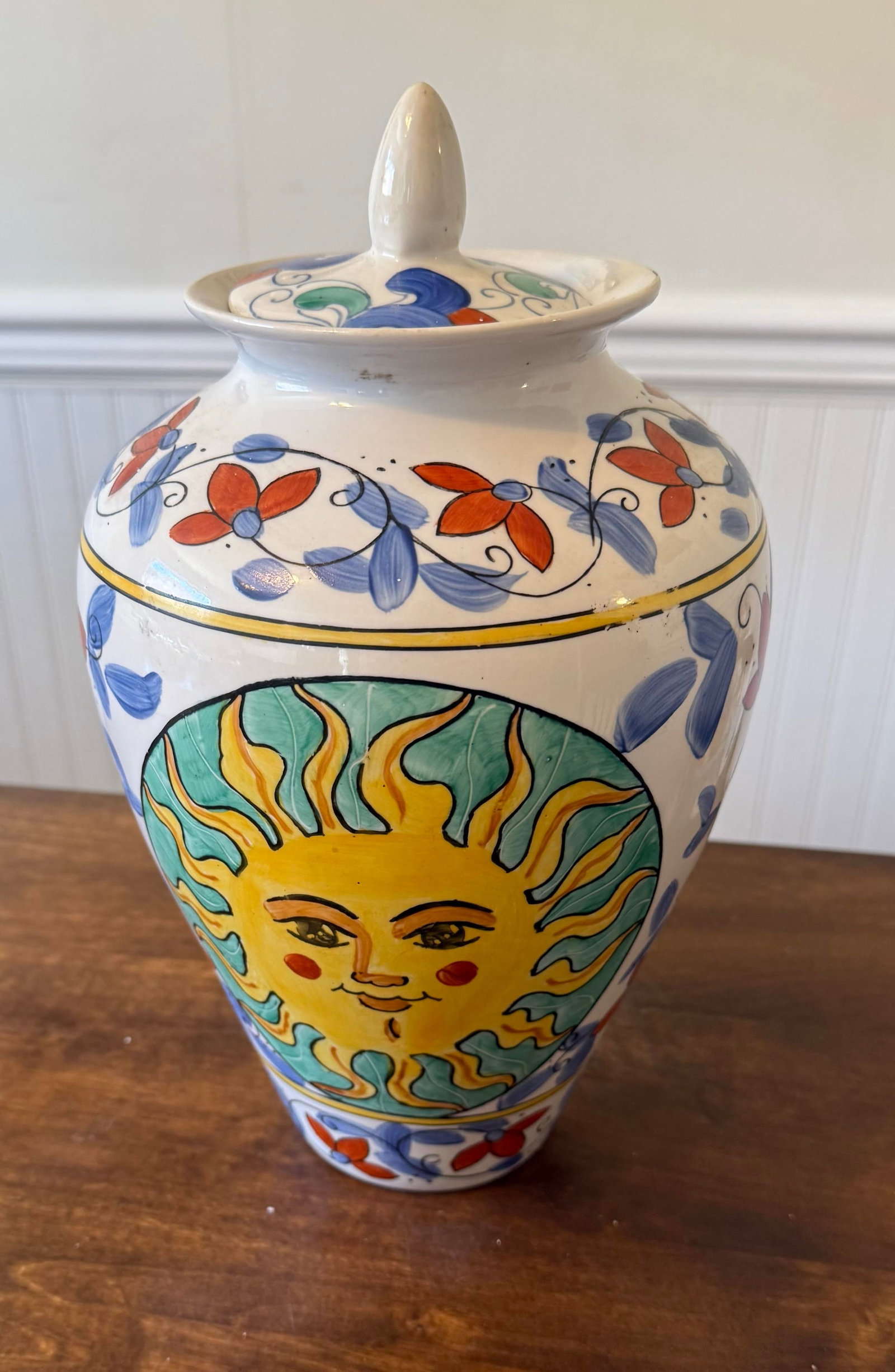 Historical World Banking Institution Rare Sunburst Vase - 9