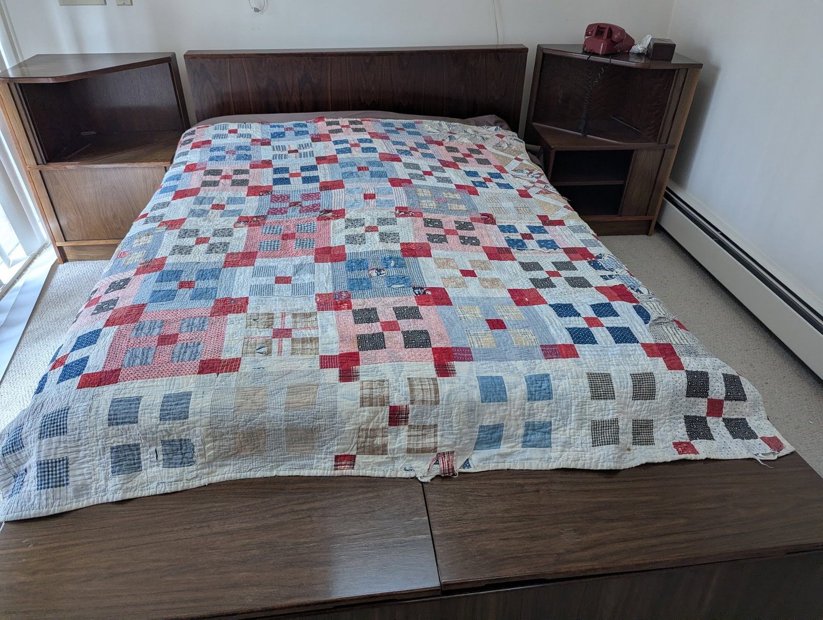 Hand-Stitched American Folk Art Nine Patch Pattern Quilt - 10