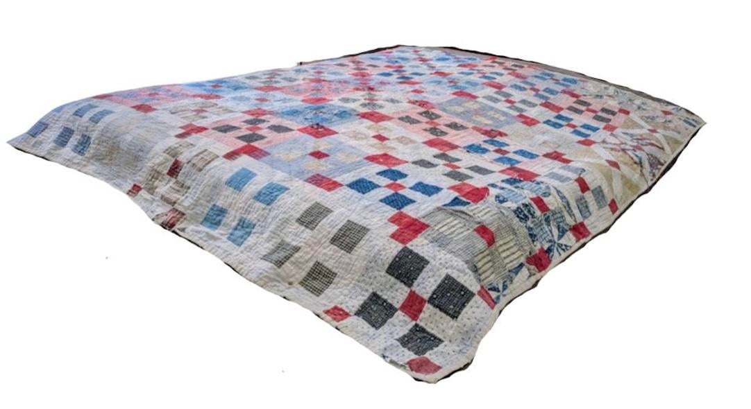 Hand-Stitched American Folk Art Nine Patch Pattern Quilt - 2
