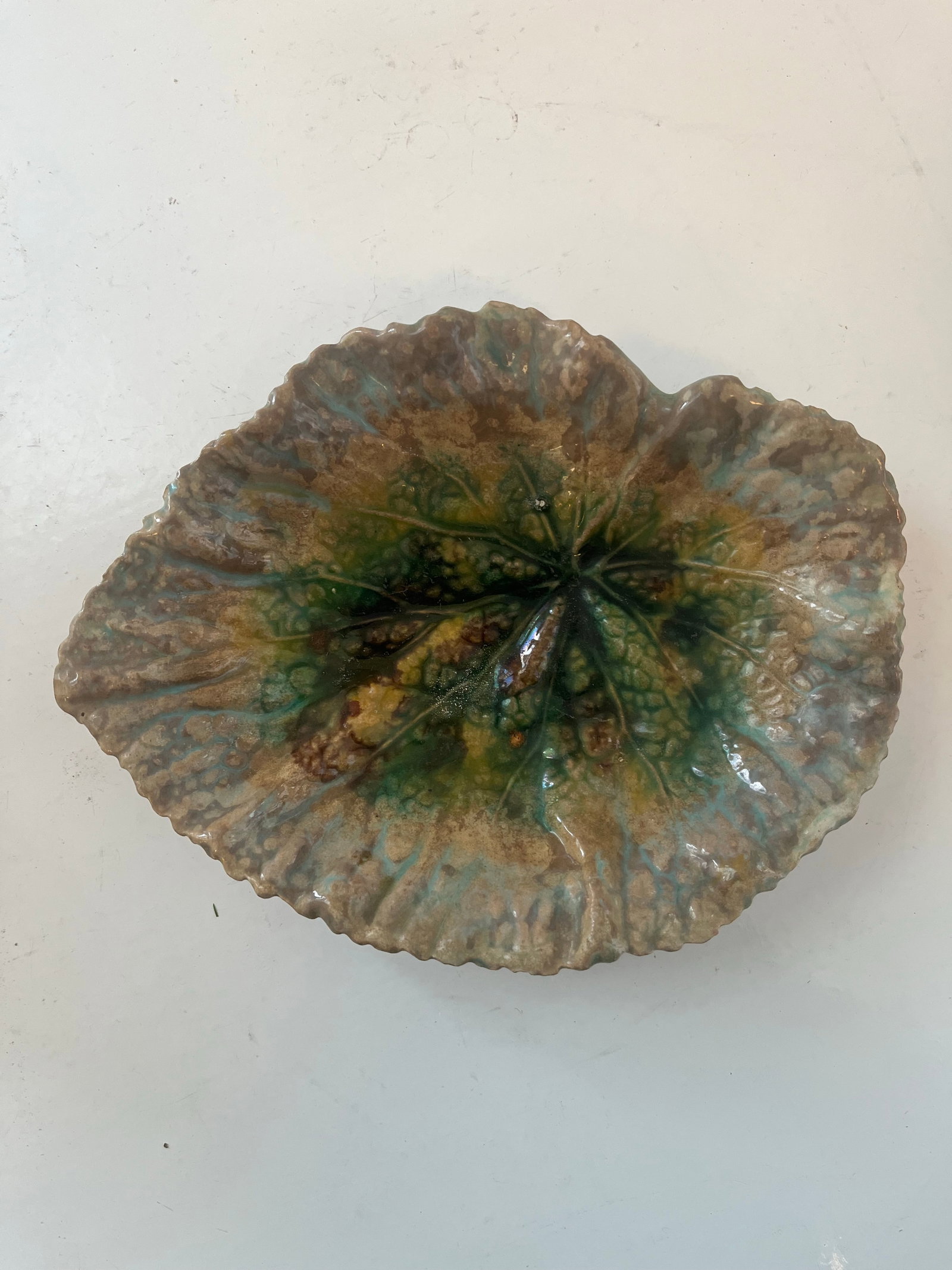 1930s 3 Victorian Majolica Leaf Form Ceramic Dishes or Ashtrays - 3