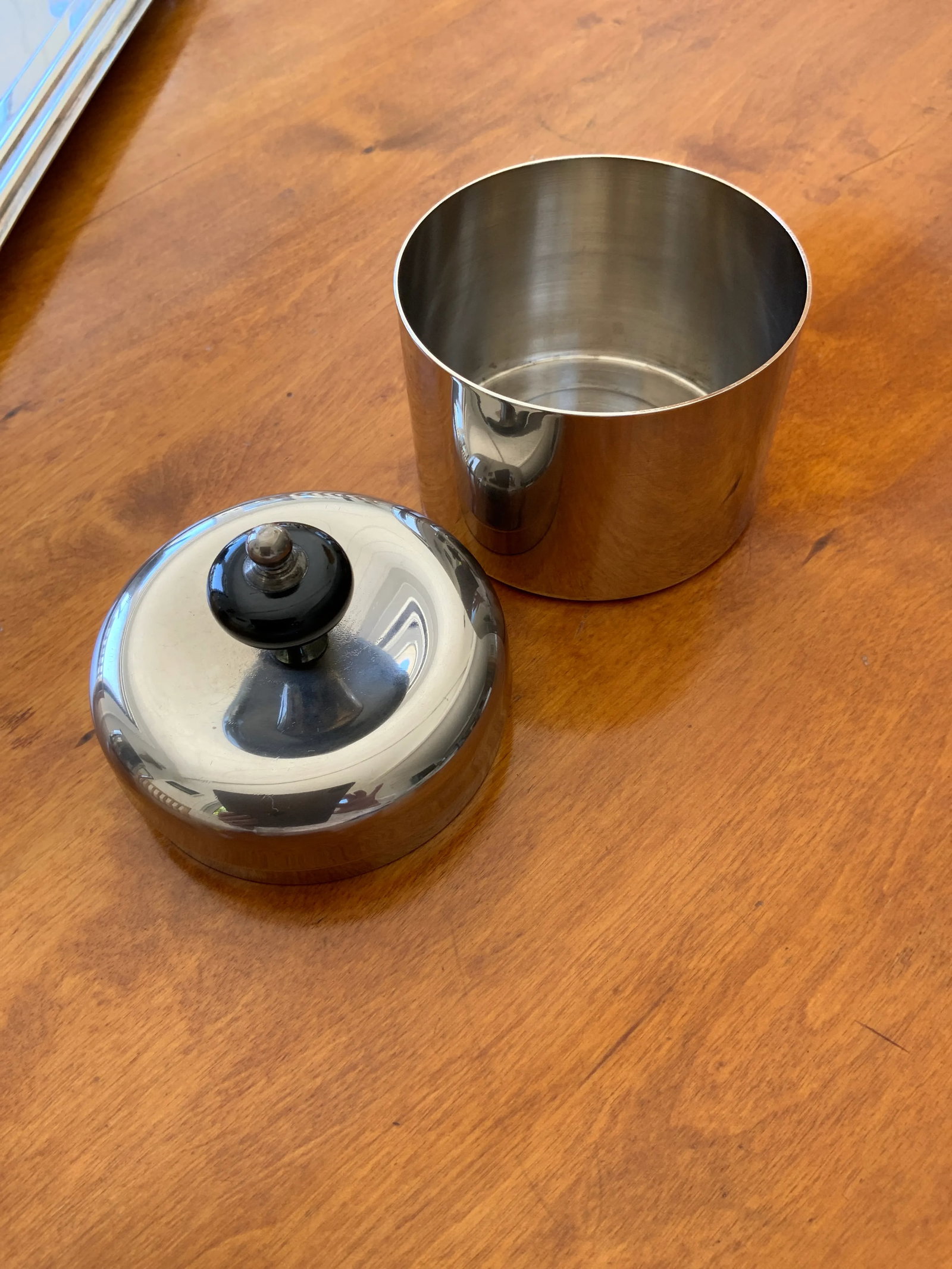 Cristofle-Style 1930s Italian Moderne Silver Plate Coffee Set With Tray, Creamer and Sugar Bowl - 4 - 4