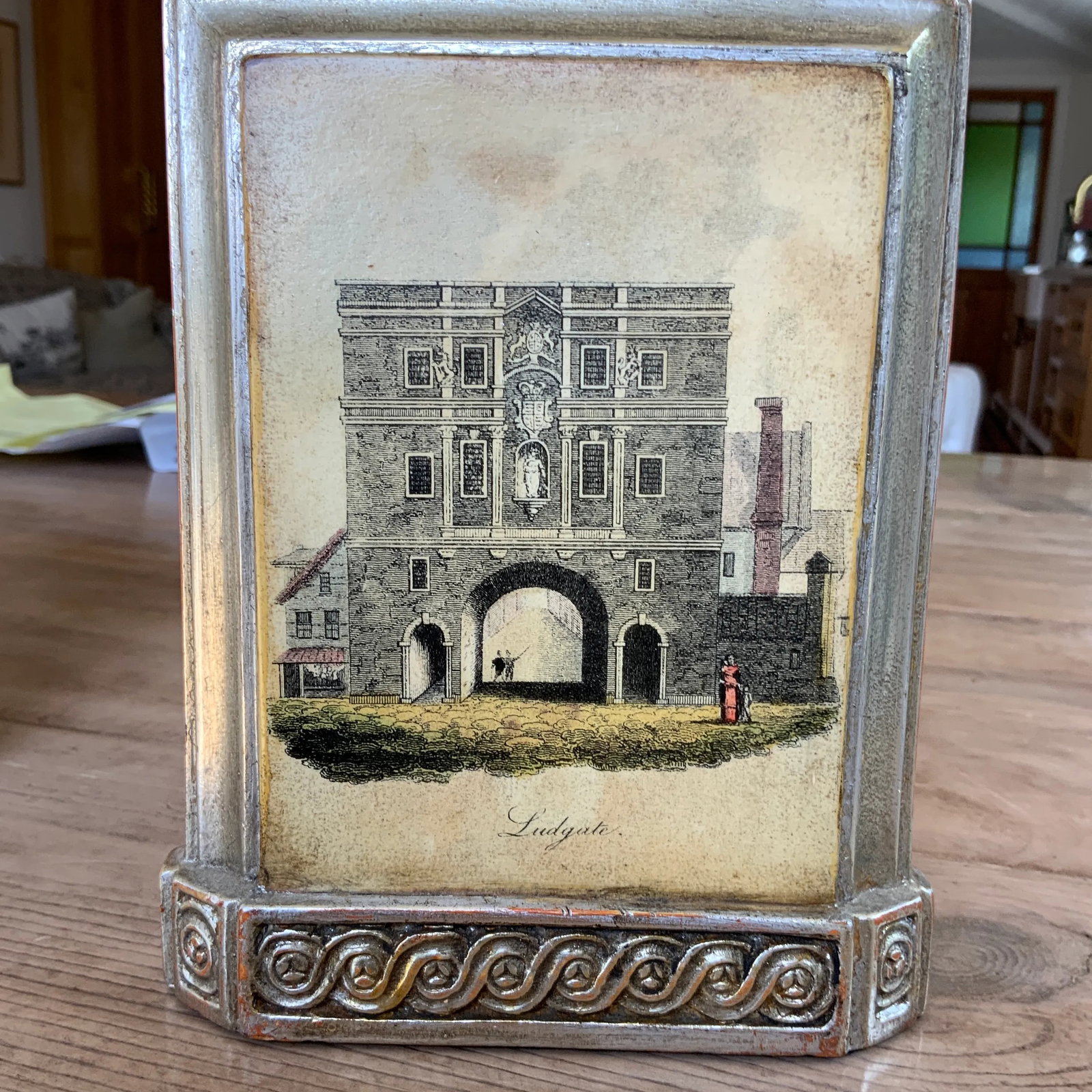 Scully & Scully-Style Vintage Borghese Italian Leather Hand Painted Bookends Featuring London Gates - 2
