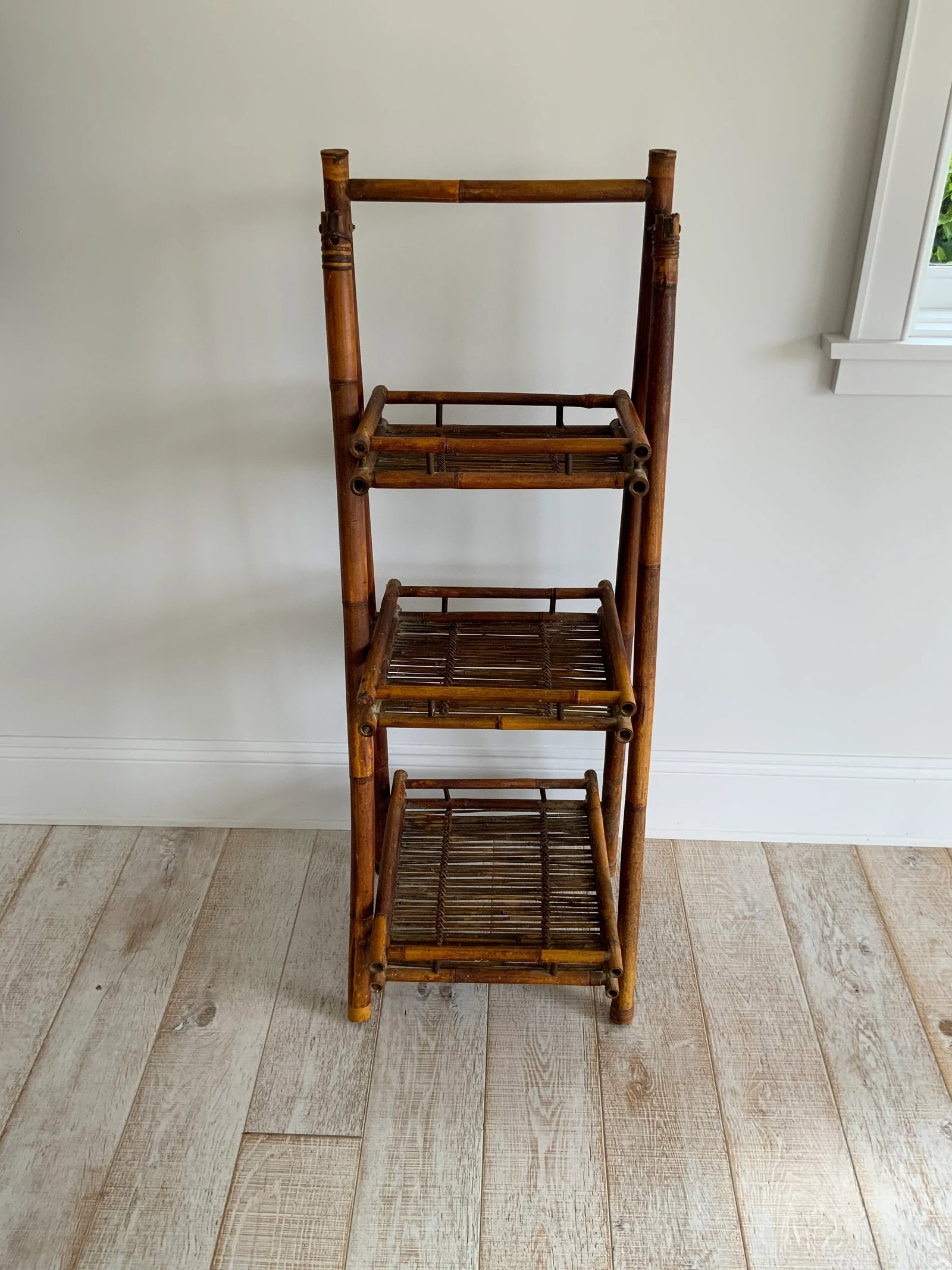 1960s Rustic Cottage-Style Folding Bamboo Etagere - 10