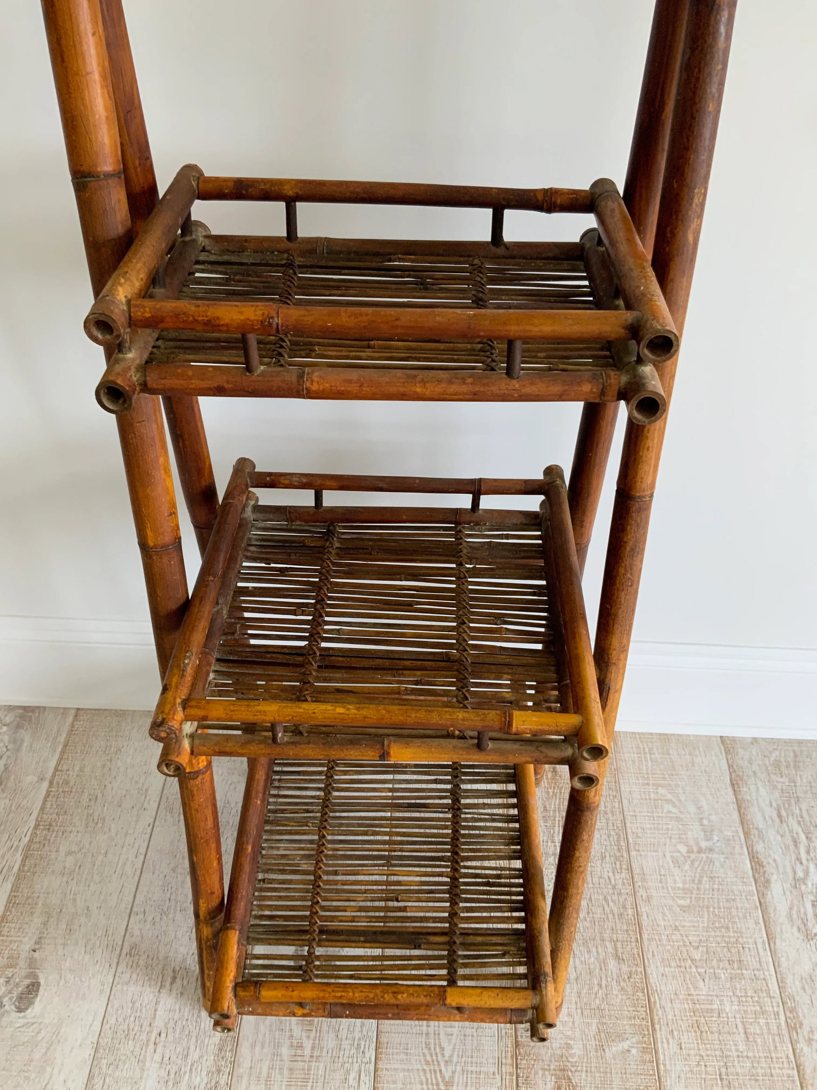 1960s Rustic Cottage-Style Folding Bamboo Etagere - 5