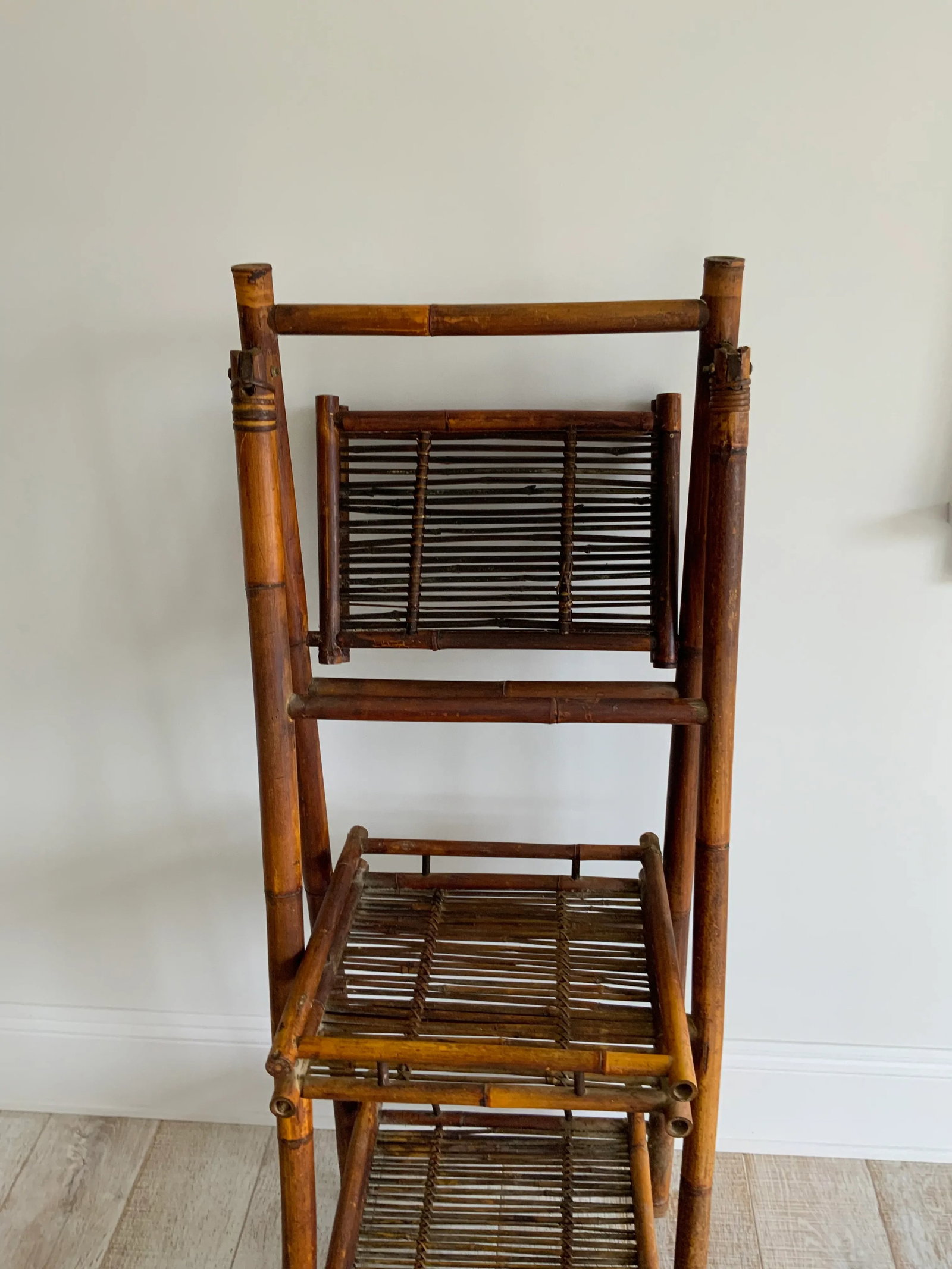 1960s Rustic Cottage-Style Folding Bamboo Etagere - 8