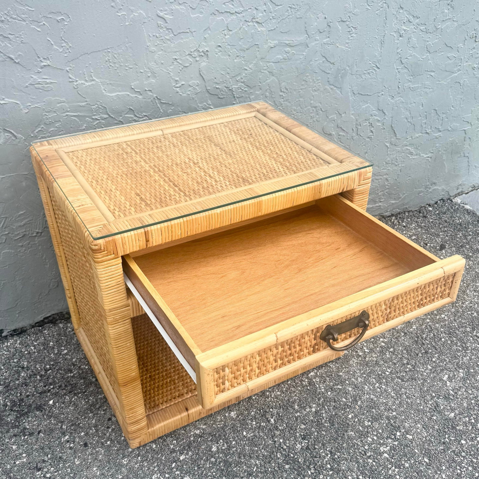 Big Chic Wicker Wrapped Nightstand With Glass Top - 4