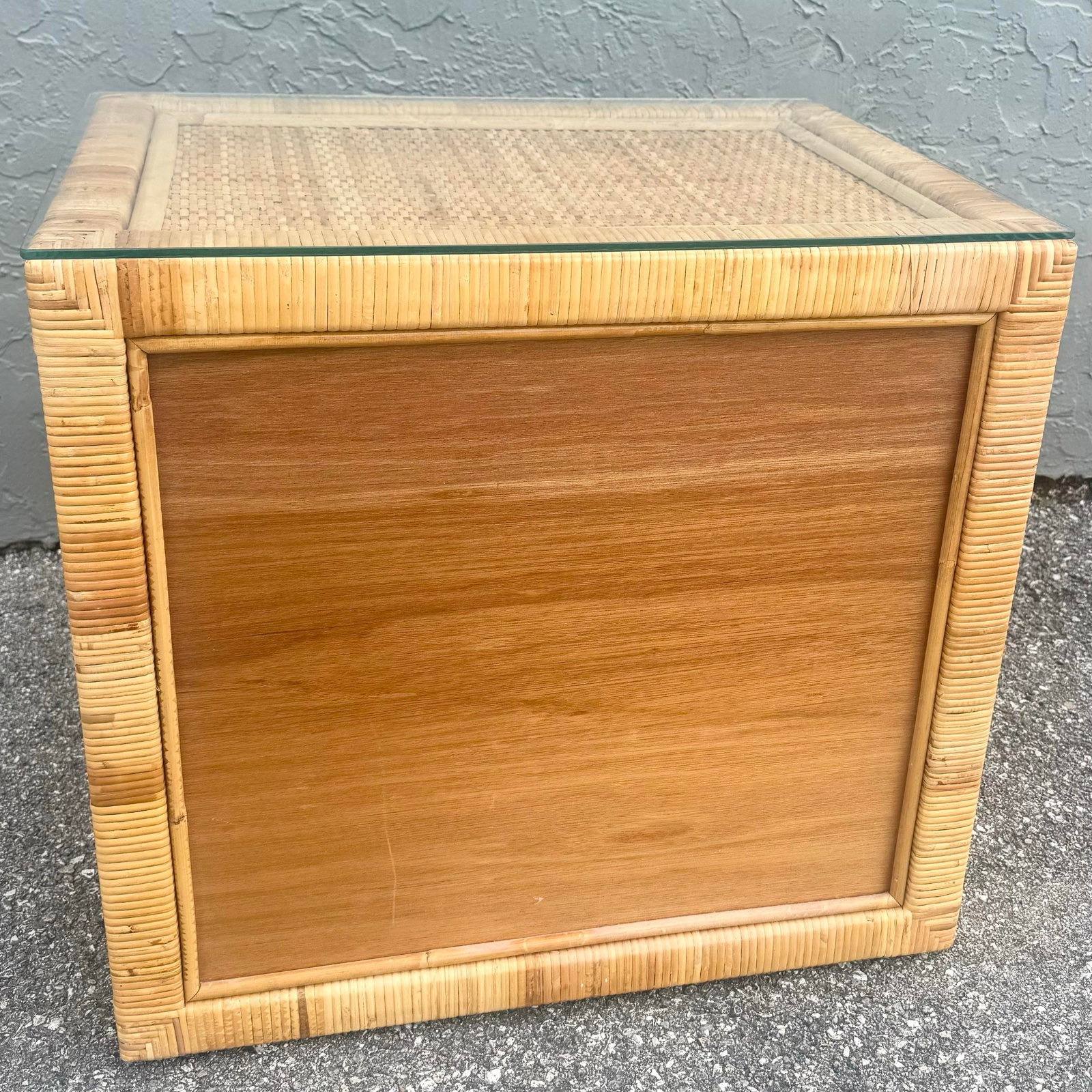 Big Chic Wicker Wrapped Nightstand With Glass Top - 7