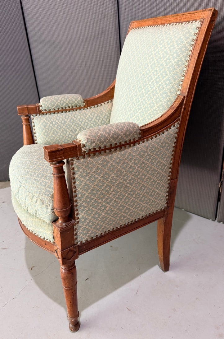 Late 18th Century Petit Bergere, Handcarved Beechwood, New Upholstery - 6