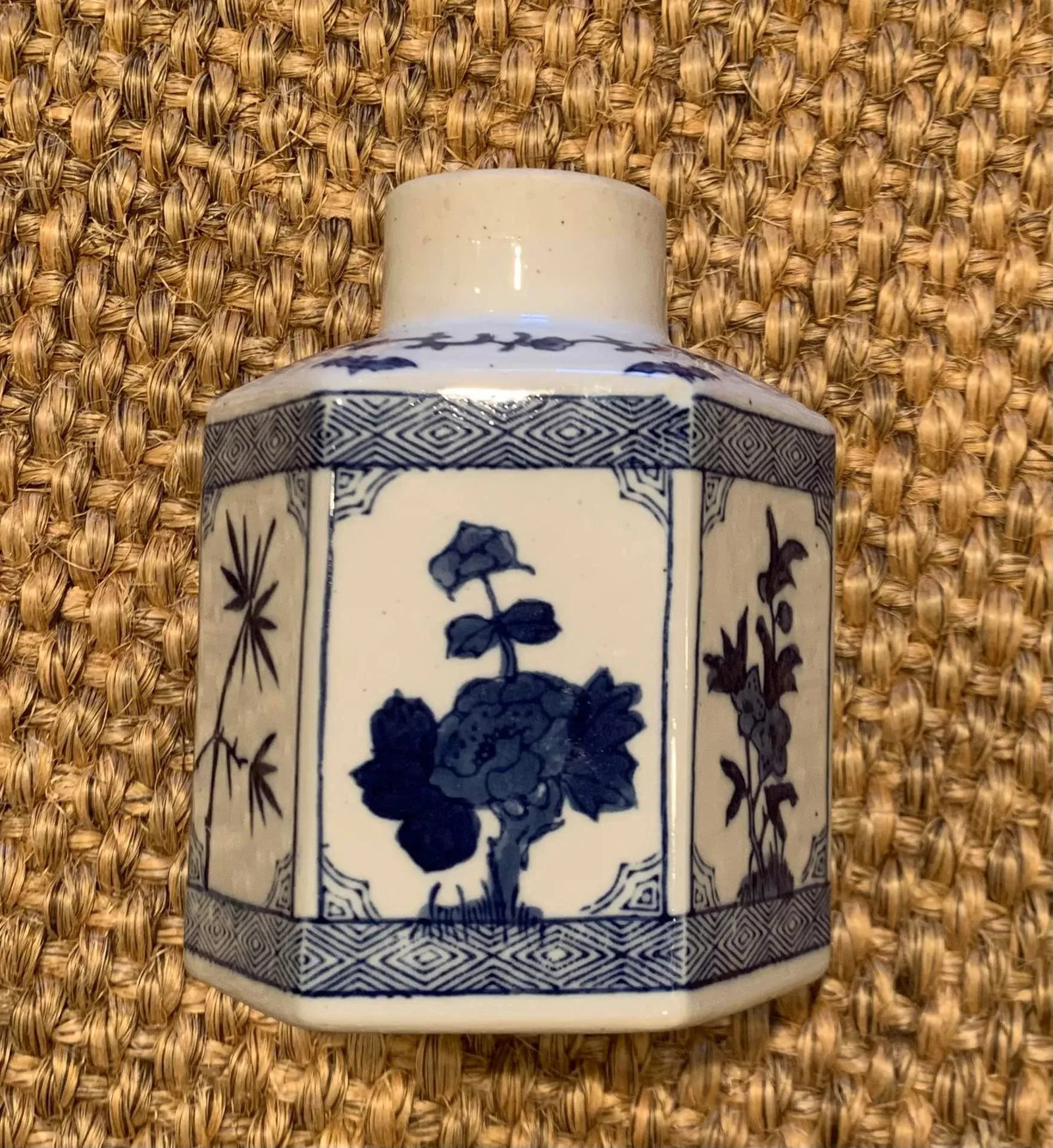 1950s Small Blue and White Japanese Hexagon Vase - 10