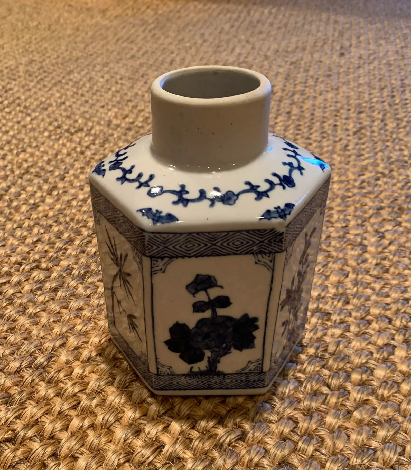 1950s Small Blue and White Japanese Hexagon Vase - 2
