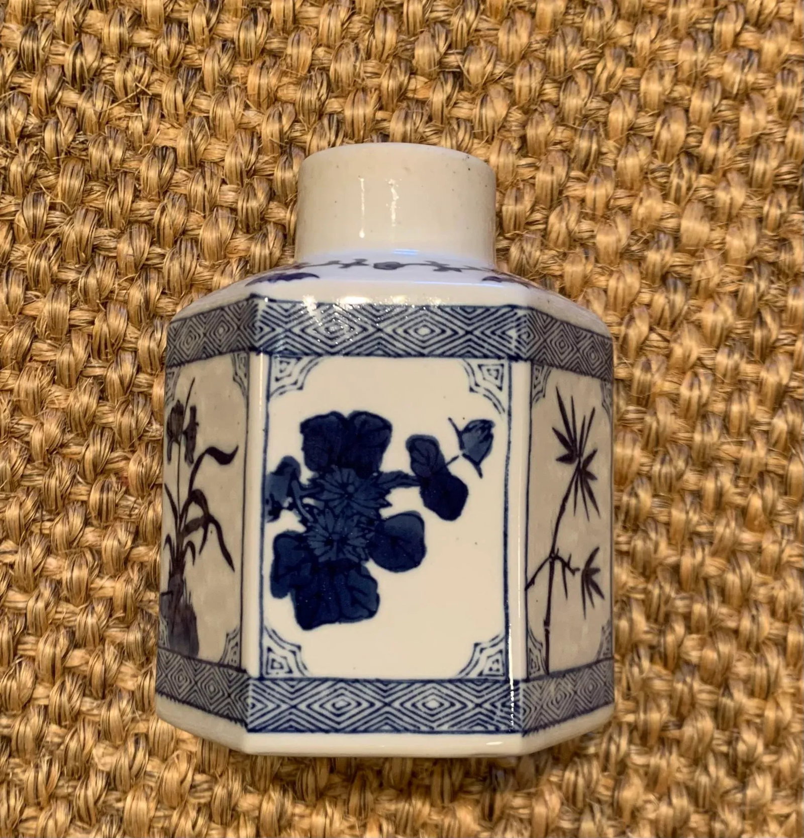 1950s Small Blue and White Japanese Hexagon Vase - 8