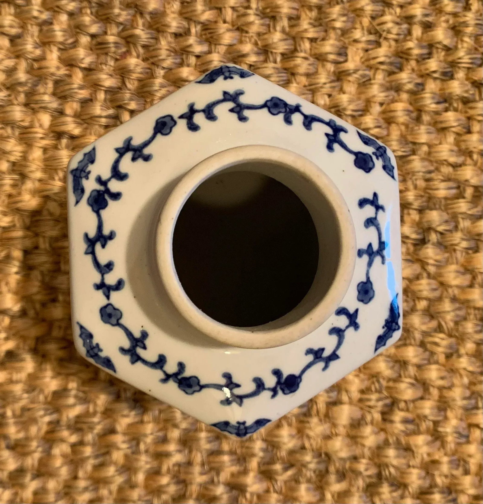 1950s Small Blue and White Japanese Hexagon Vase - 9
