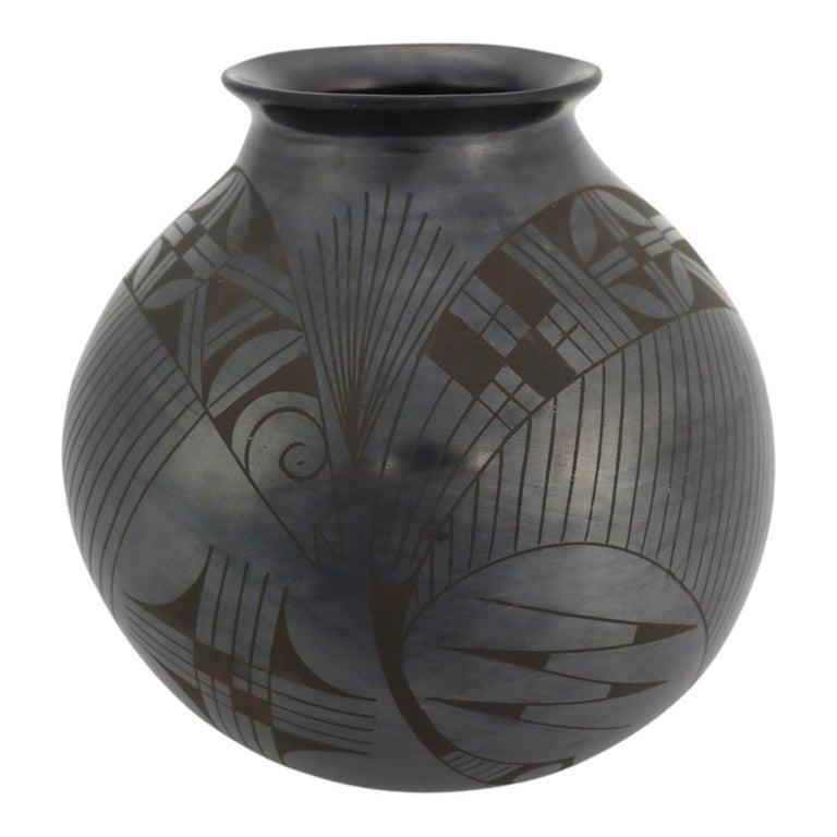 Large Mexican Black on Black Pottery Olla Signed by Jesus Pina 20thC - 3