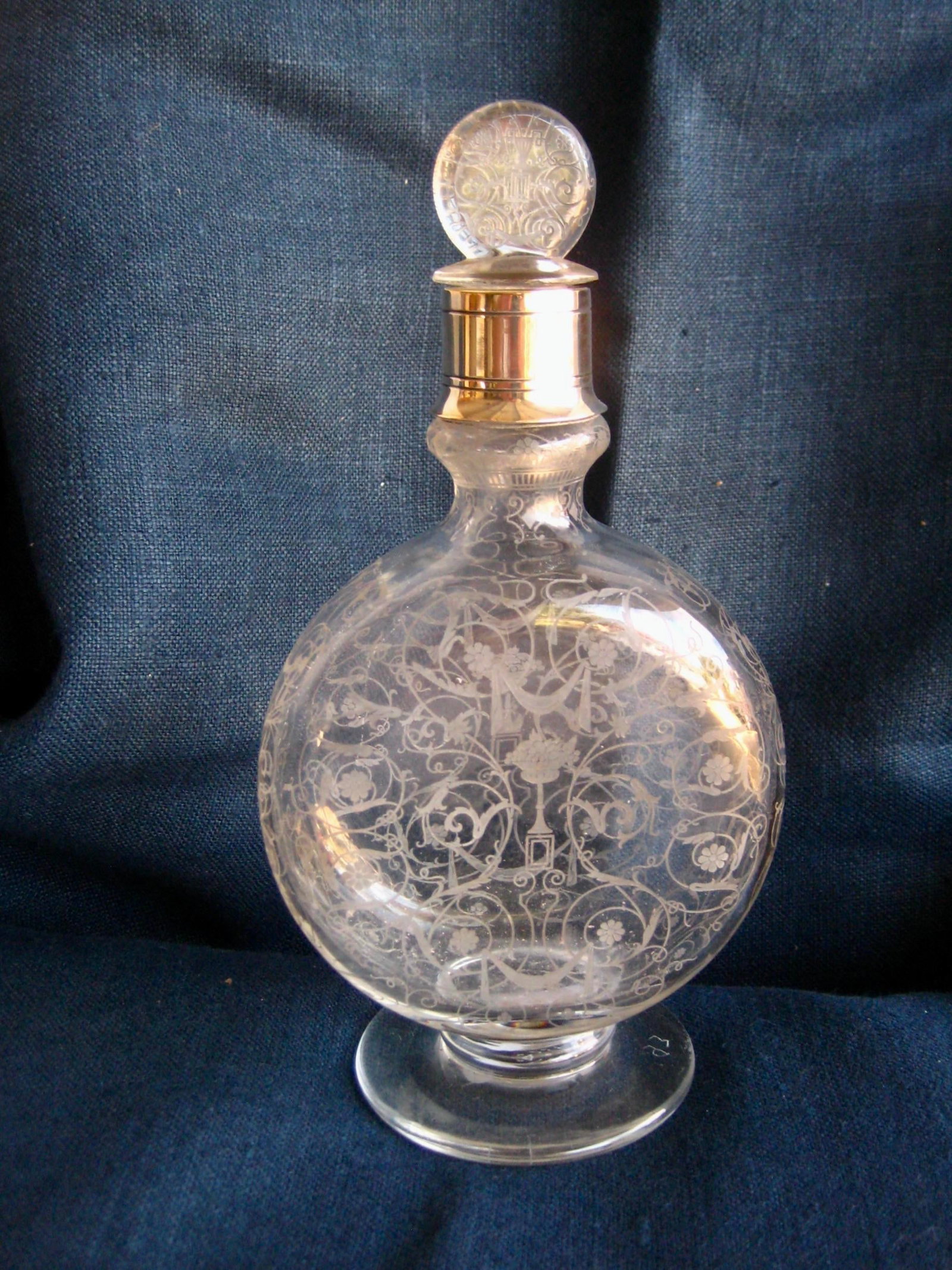 1920s French Baccarat Style Michelangelo Design Perfume Bottle - 2