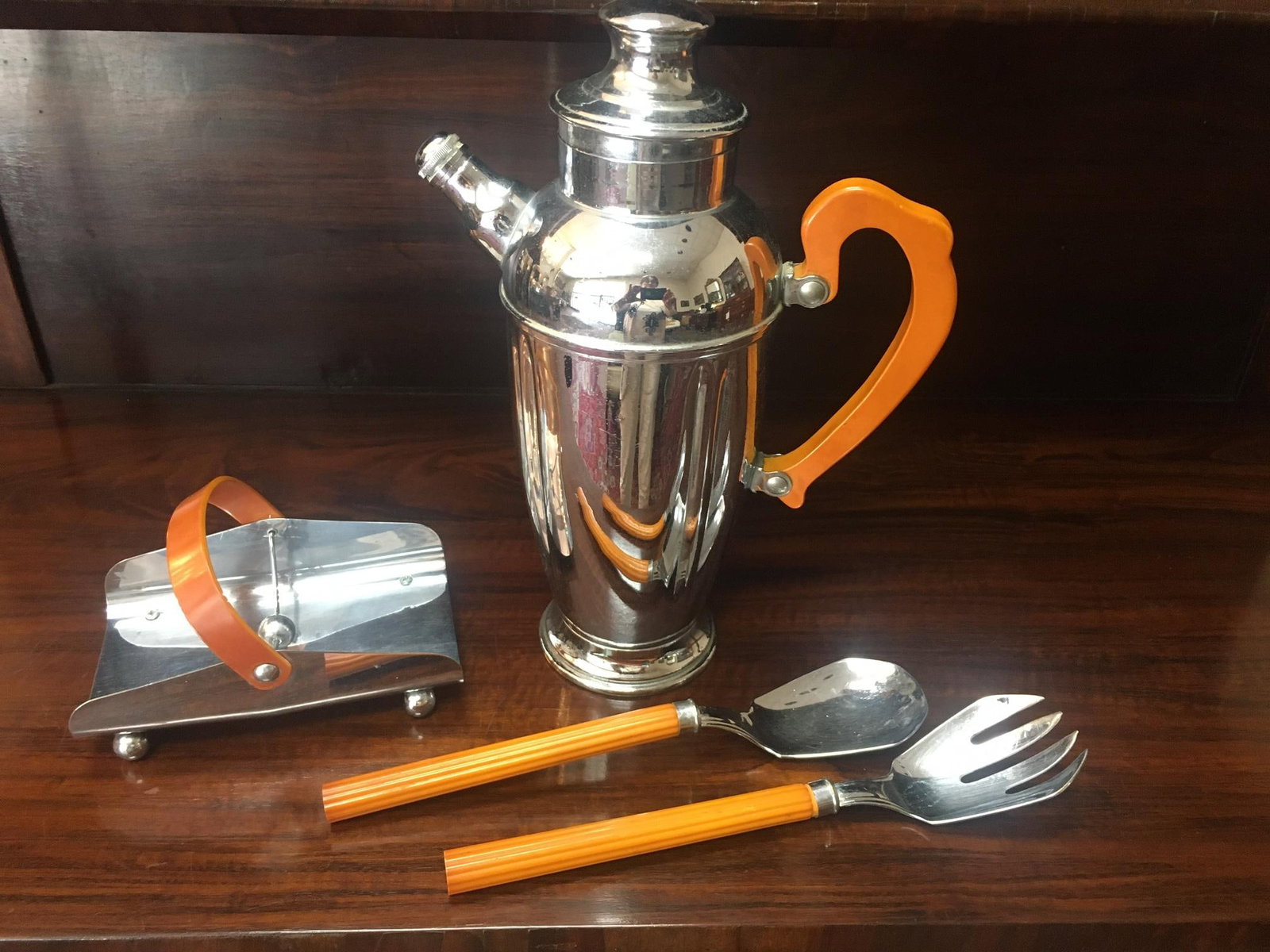 1930s Art Deco Chromium Cocktail Shaker Serving Set W/Butterscotch Bakelite Handles - 2