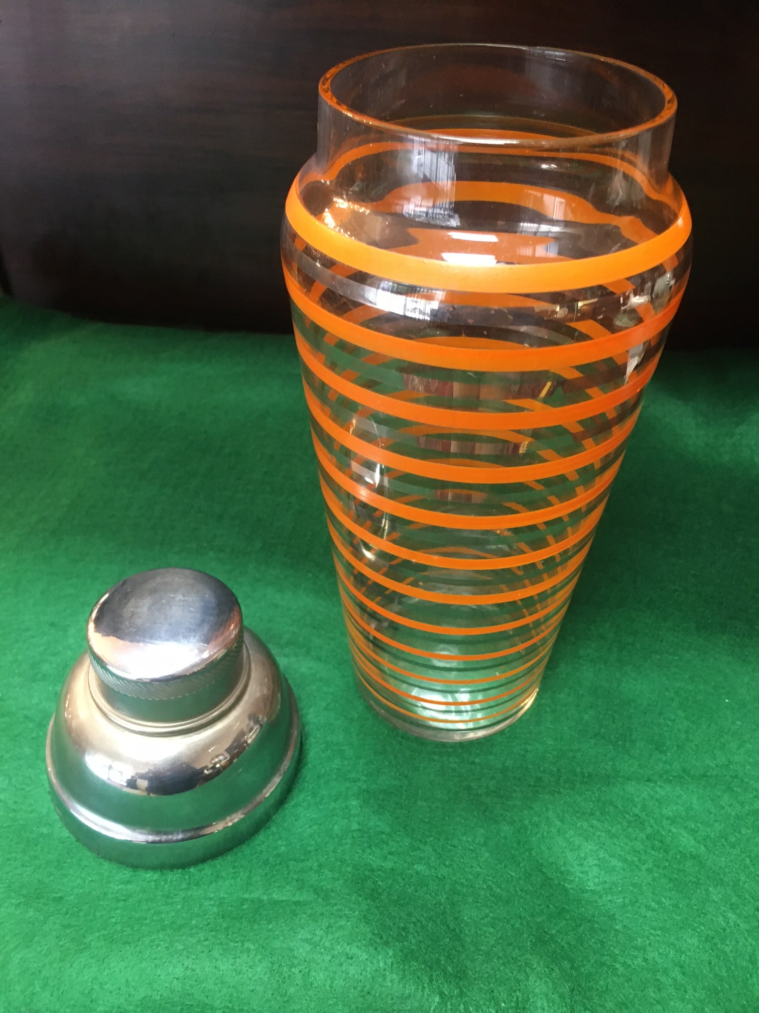 1930s Art Deco Cobbler Type Cocktail Shaker by Anchor-Hocking in the "Rings" Pattern - 2
