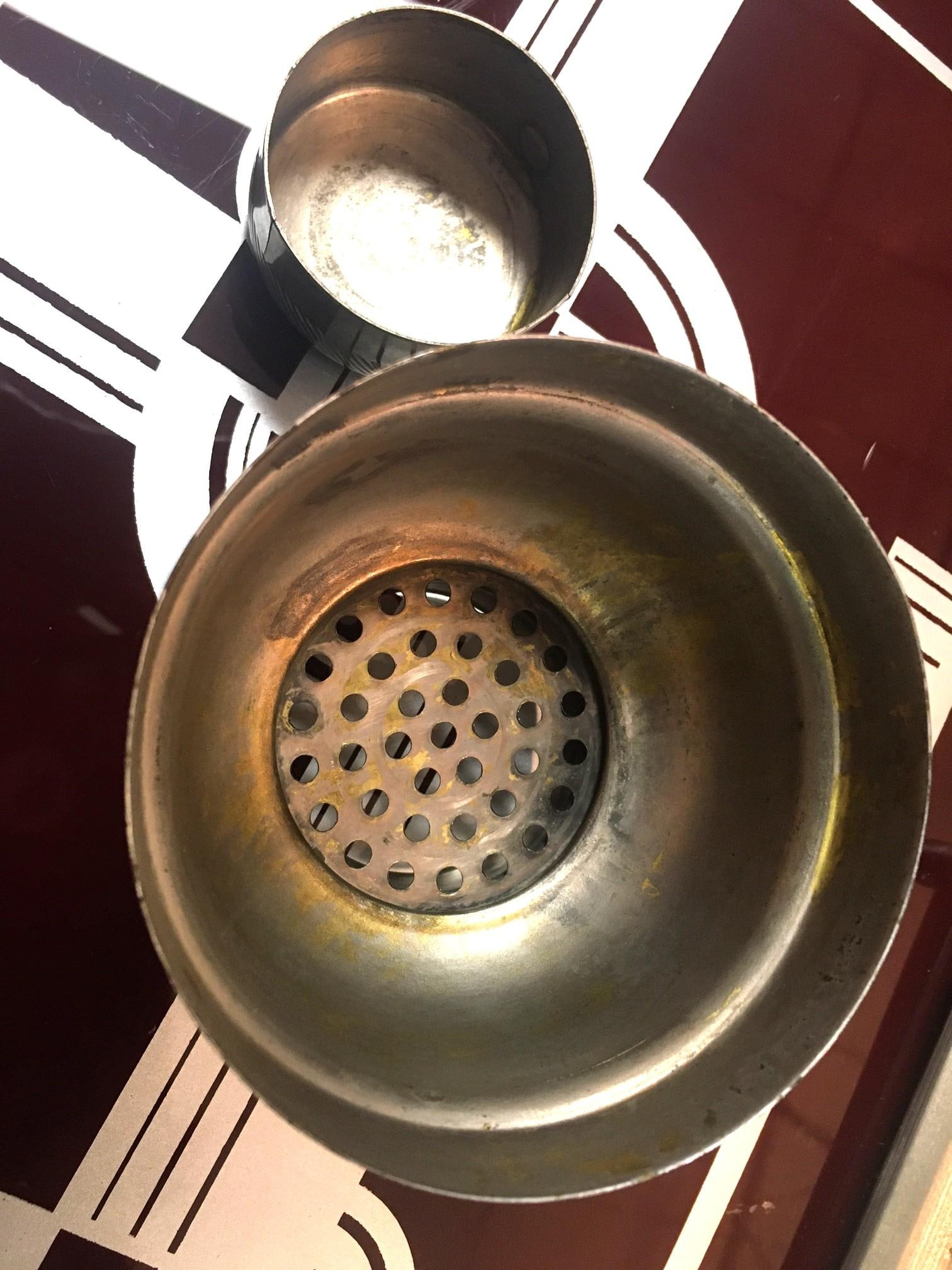 1930s Art Deco Cobbler Type Cocktail Shaker by Anchor-Hocking in the "Rings" Pattern - 6