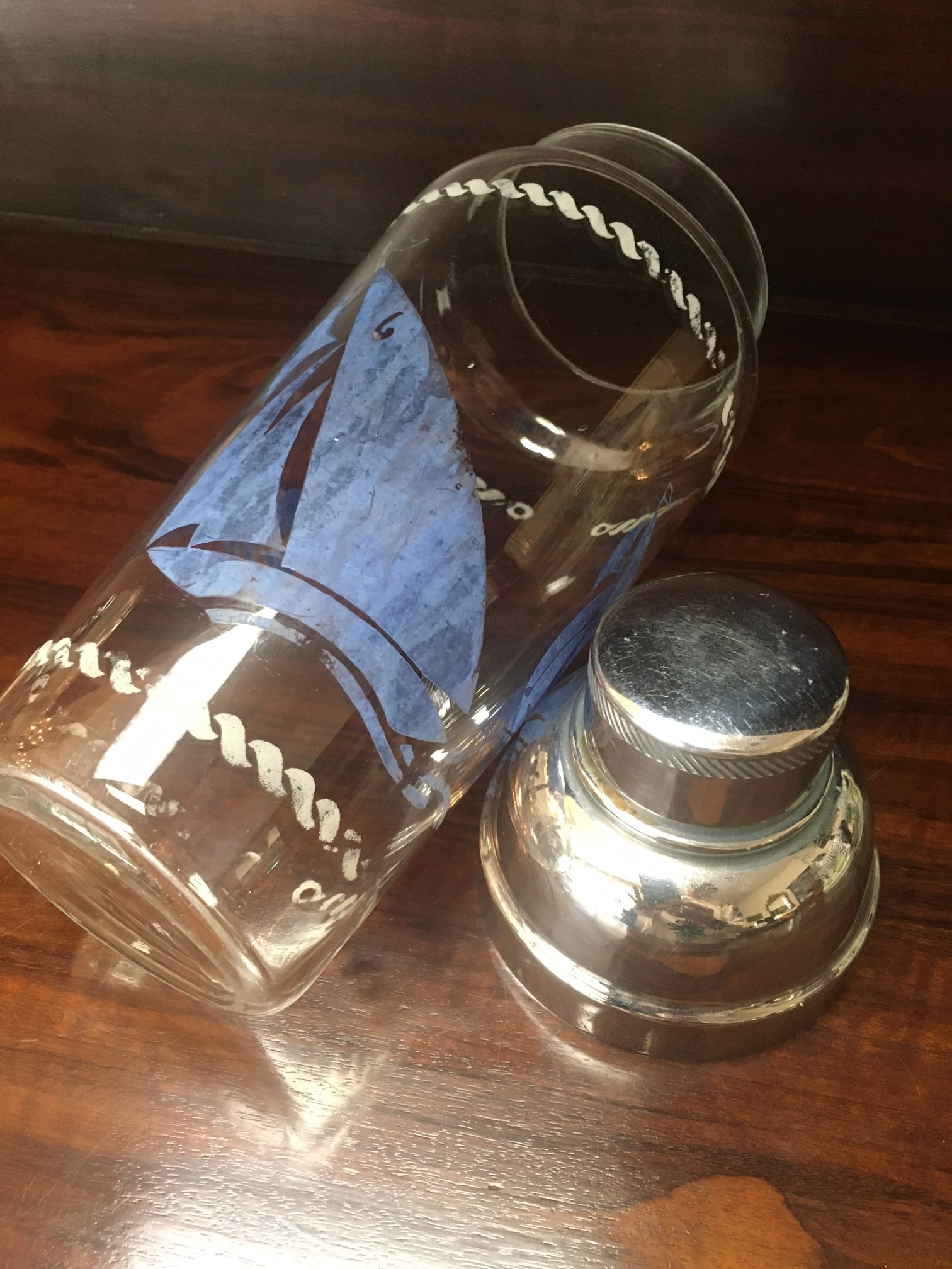 1930s Art Deco Clear Glass Cocktail Shaker With Blue Transferware Sailboat Design - 8