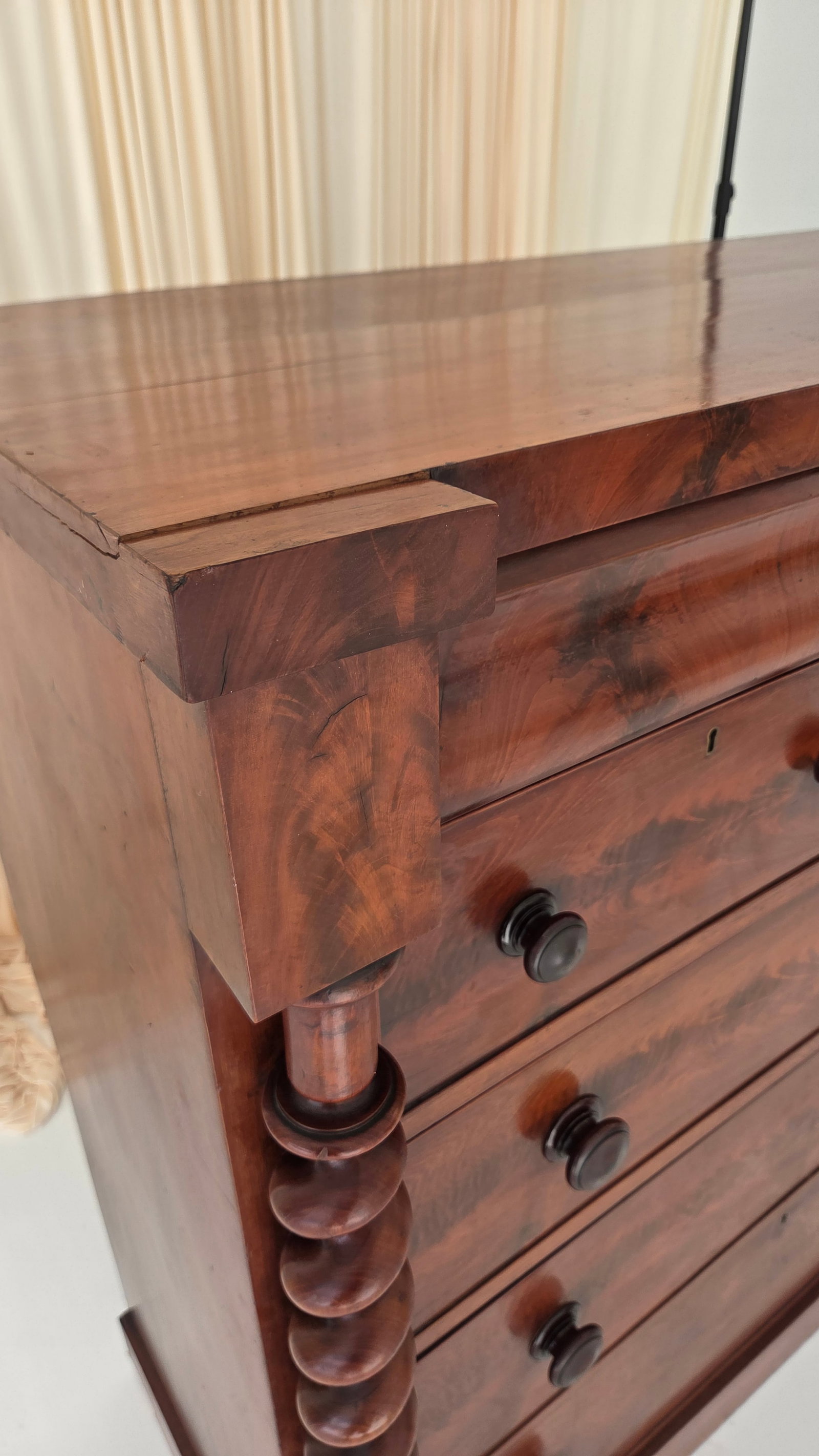 Antique Victorian Mahogany Chest of Drawers (Scotch Chest) Likely From 1850-1870s With Barley Twist - 13