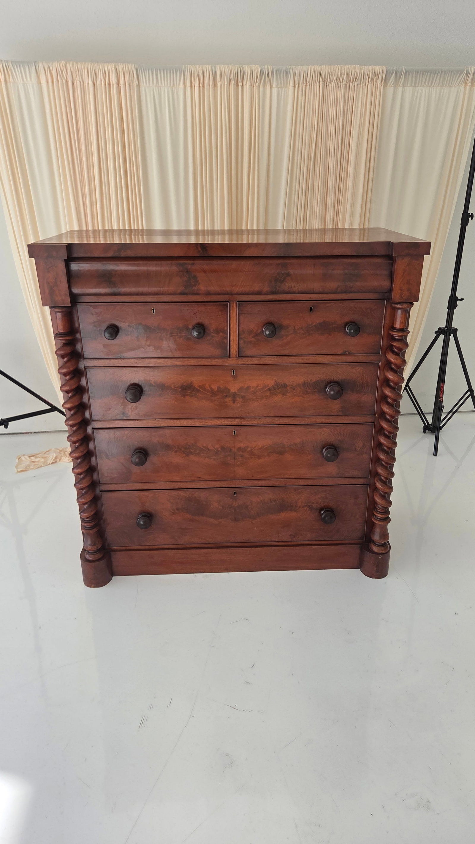 Antique Victorian Mahogany Chest of Drawers (Scotch Chest) Likely From 1850-1870s With Barley Twist - 5