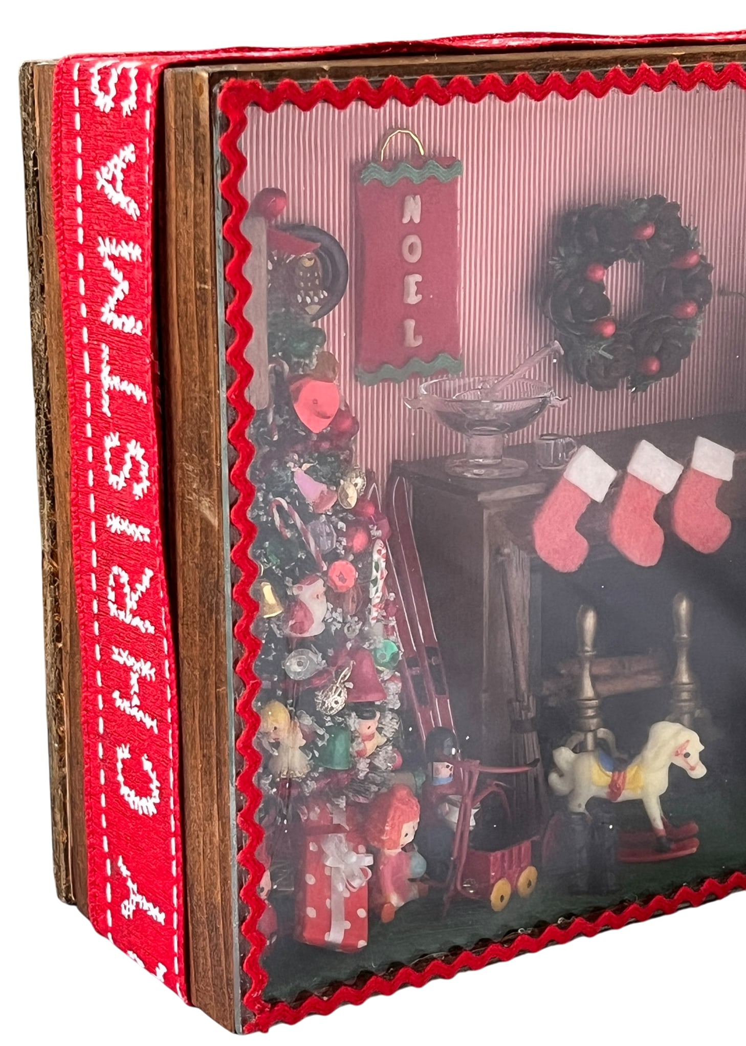 Vintage Handmade Christmas Diorama Shadow Box With Miniature Holiday Stocking by the Fire Scene. - 6