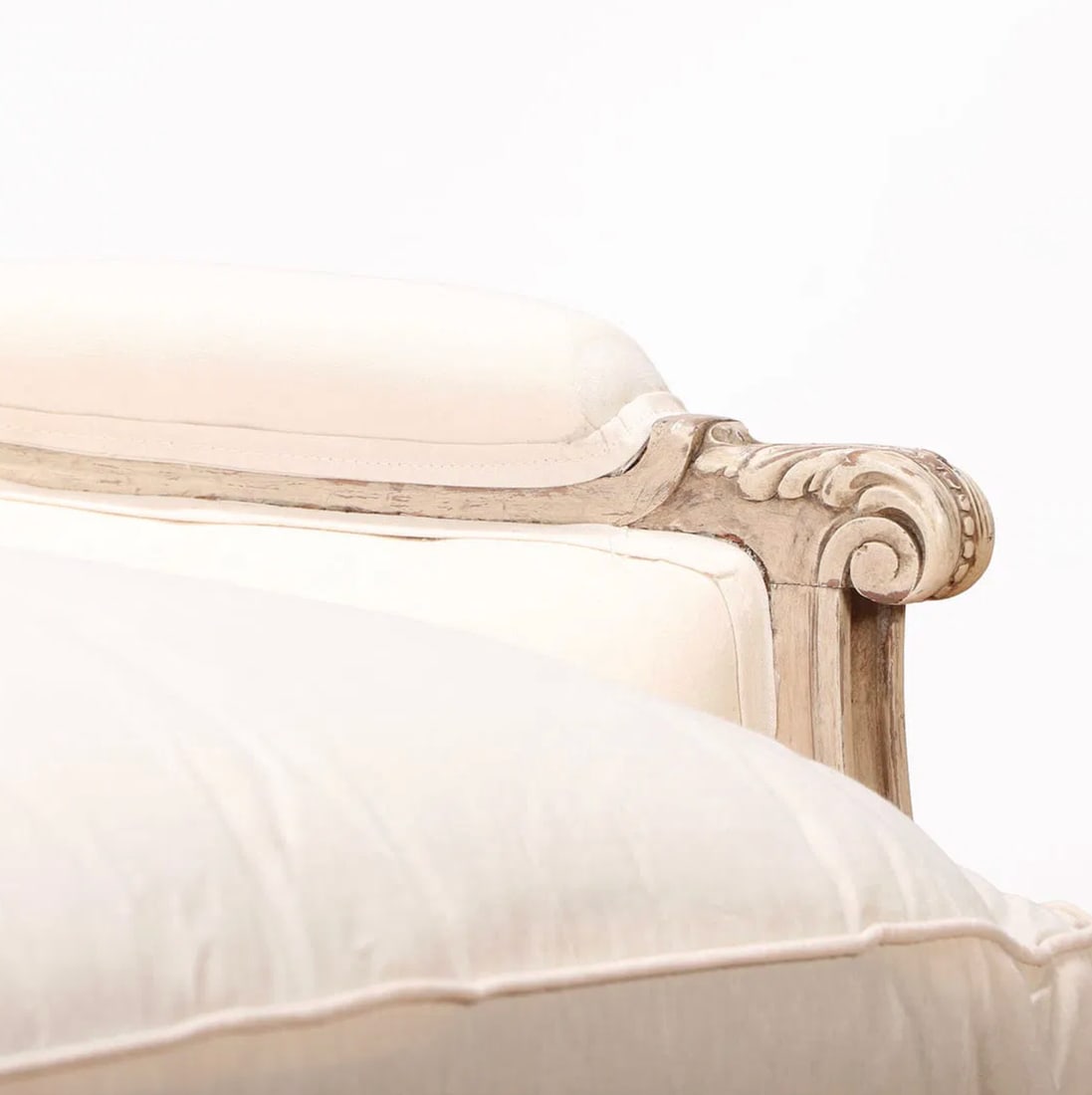 Louis XVI Style Painted Canapé Settee Attributed to Jansen | Ca. 1945 - 3