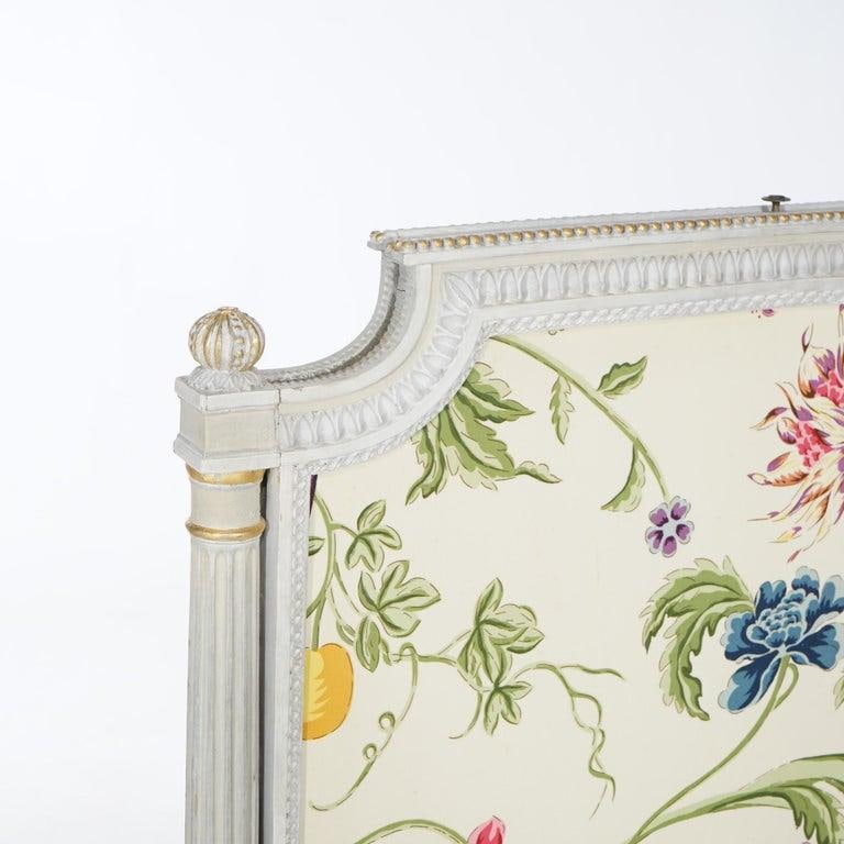 French Louis XVI Style White & Gilt Fire Screen With Floral Fabric, 20th C - 11