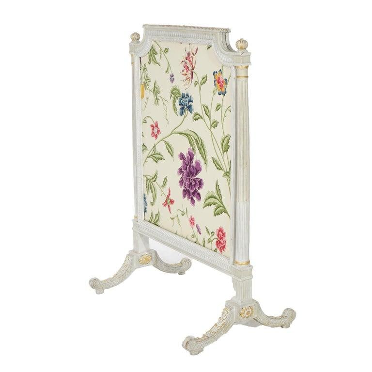 French Louis XVI Style White & Gilt Fire Screen With Floral Fabric, 20th C - 16