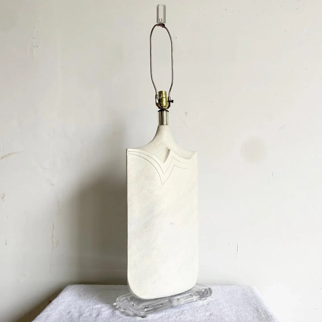 Postmodern Oversized Ceramic and Lucite Table Lamp by Casual Lamps - 2