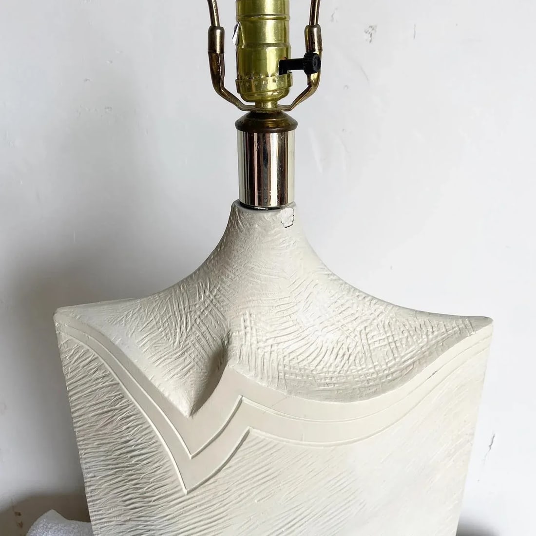 Postmodern Oversized Ceramic and Lucite Table Lamp by Casual Lamps - 7