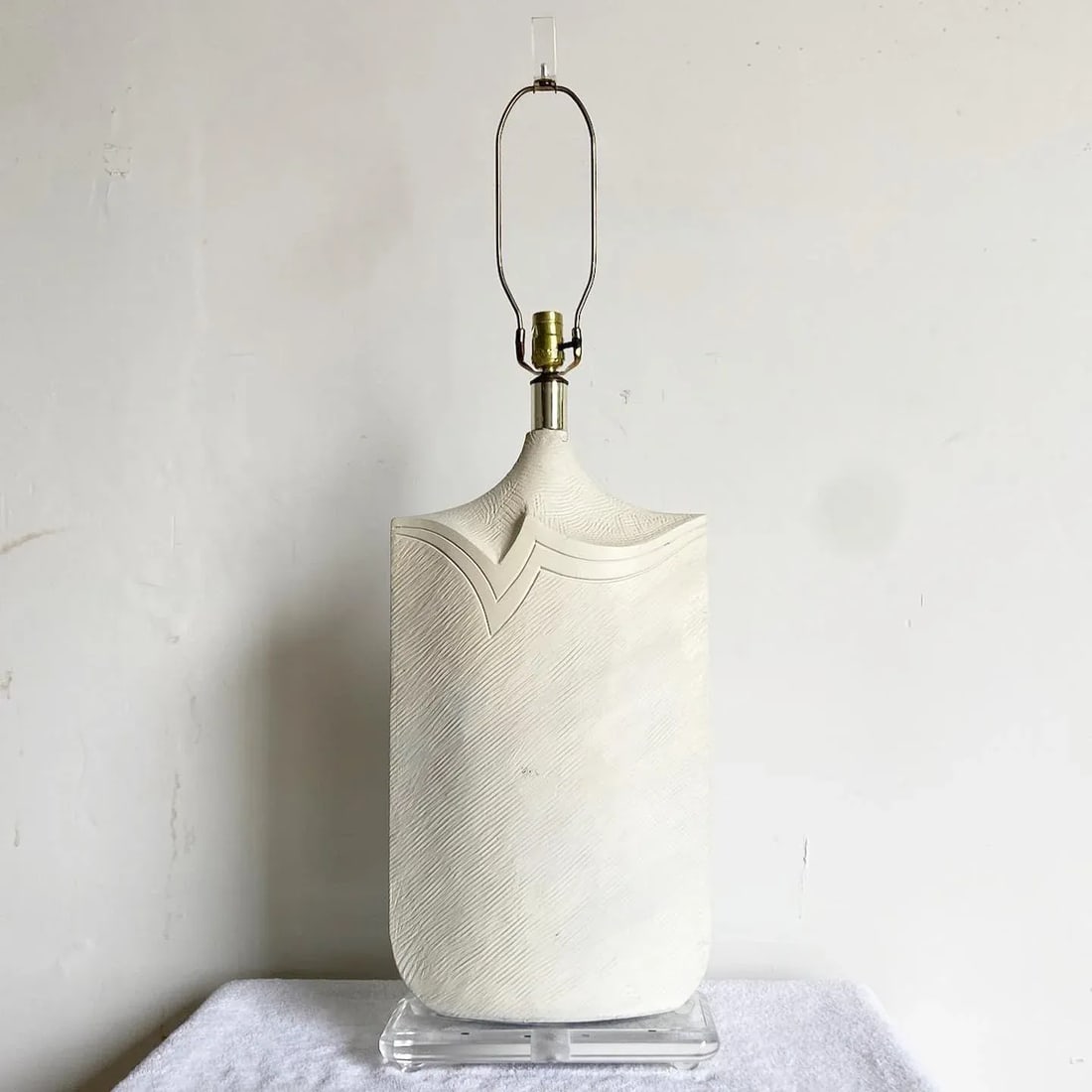 Postmodern Oversized Ceramic and Lucite Table Lamp by Casual Lamps - 8