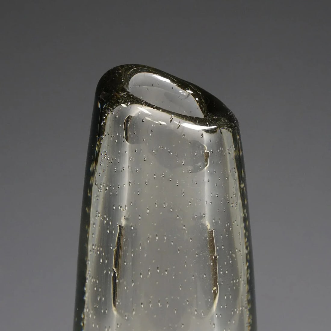 Vintage Art Glass Vase by Gunnel Nyman for Nuutajarvi Notsio 1940s - 2