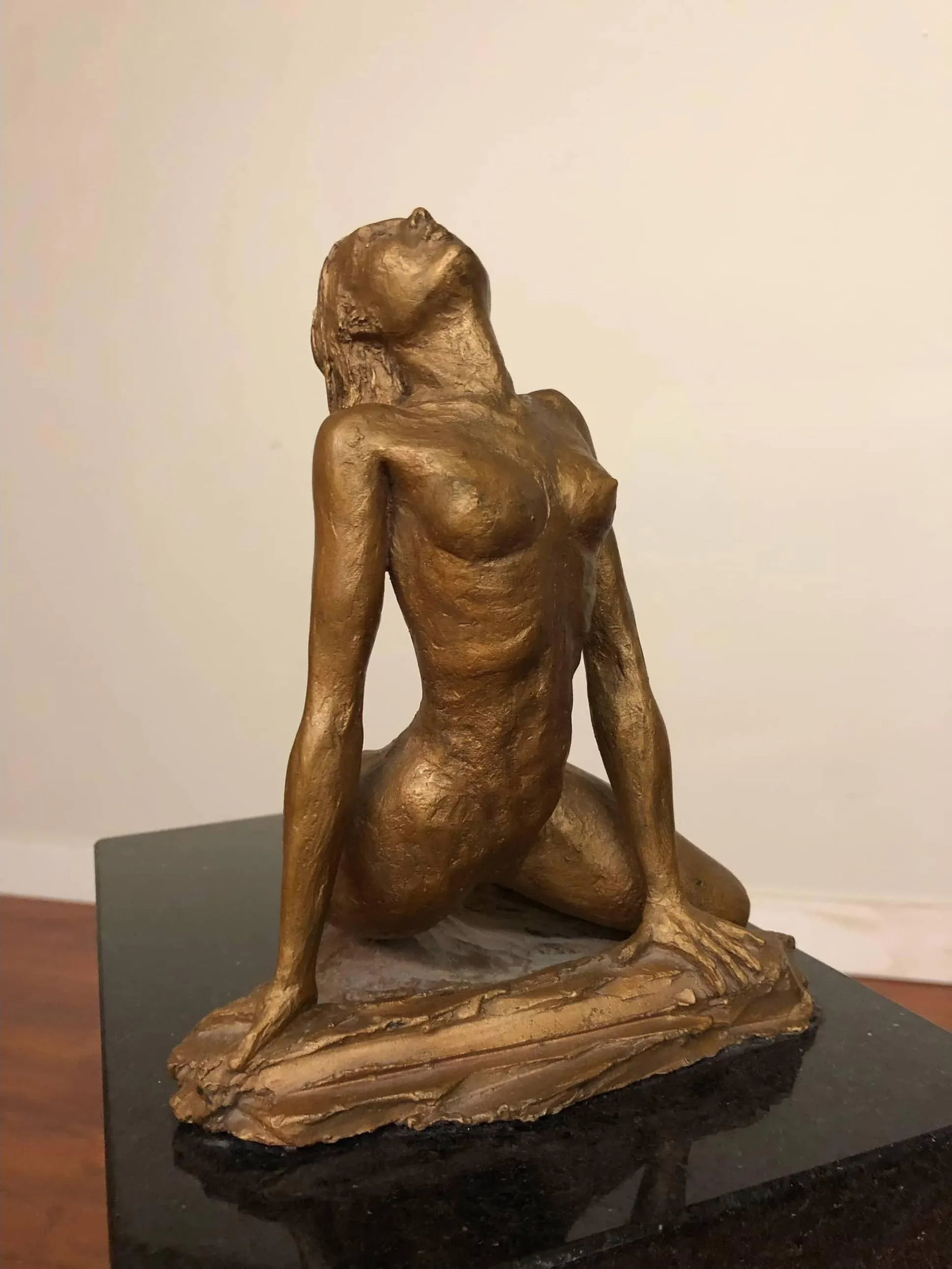 Female Nude Sculpture on a Mirrored Pedestal - 12