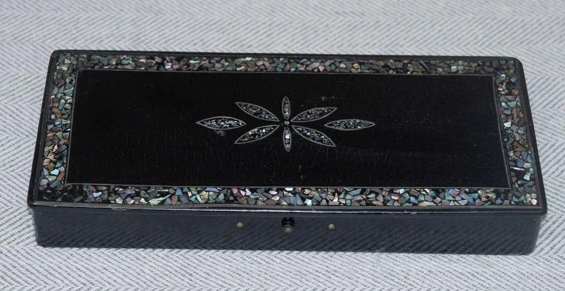 Louis Philippe Papier Mache Mother of Pearl Decoration Lacquer Pen Box - 2