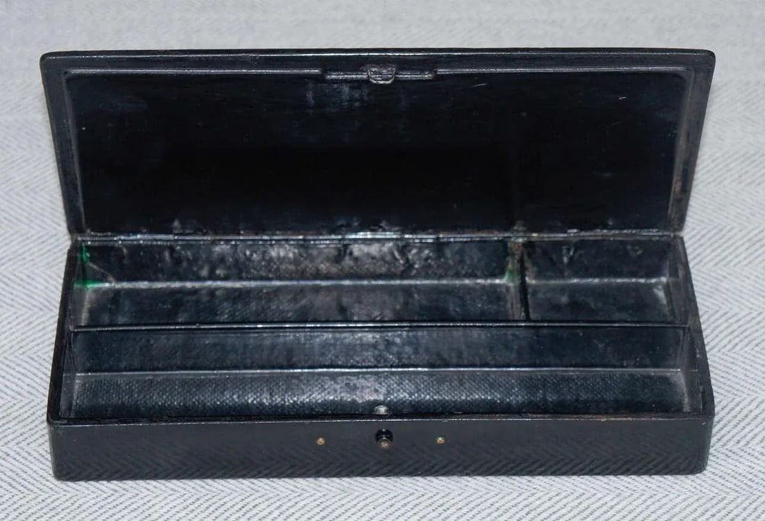 Louis Philippe Papier Mache Mother of Pearl Decoration Lacquer Pen Box - 3
