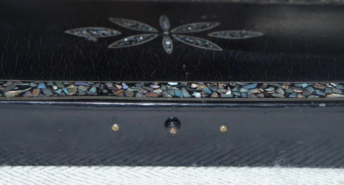 Louis Philippe Papier Mache Mother of Pearl Decoration Lacquer Pen Box - 6