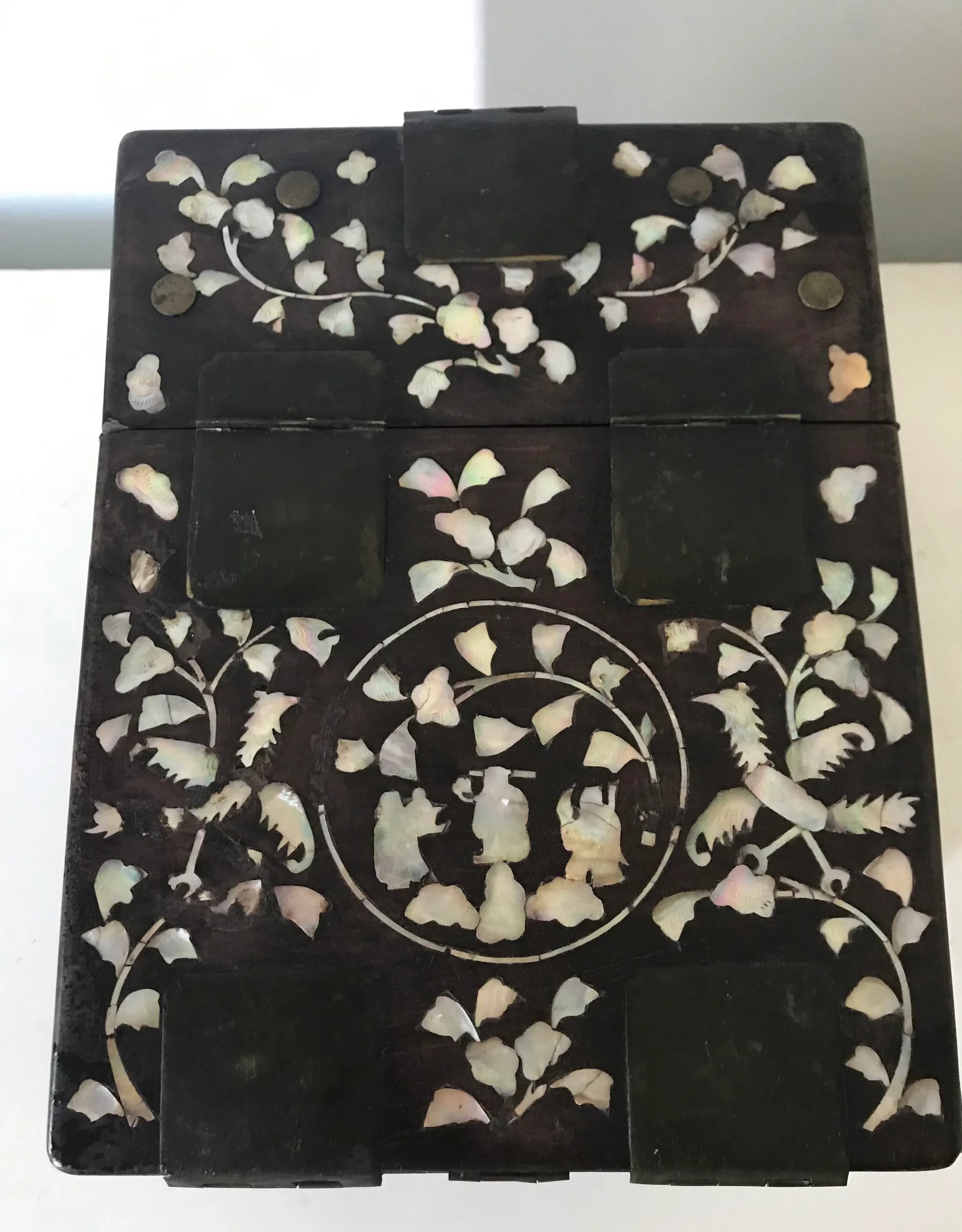 Chinese Qing Dynasty Mother of Pearl Shell Inlay Hardwood Jewelry Box With Shell - 5