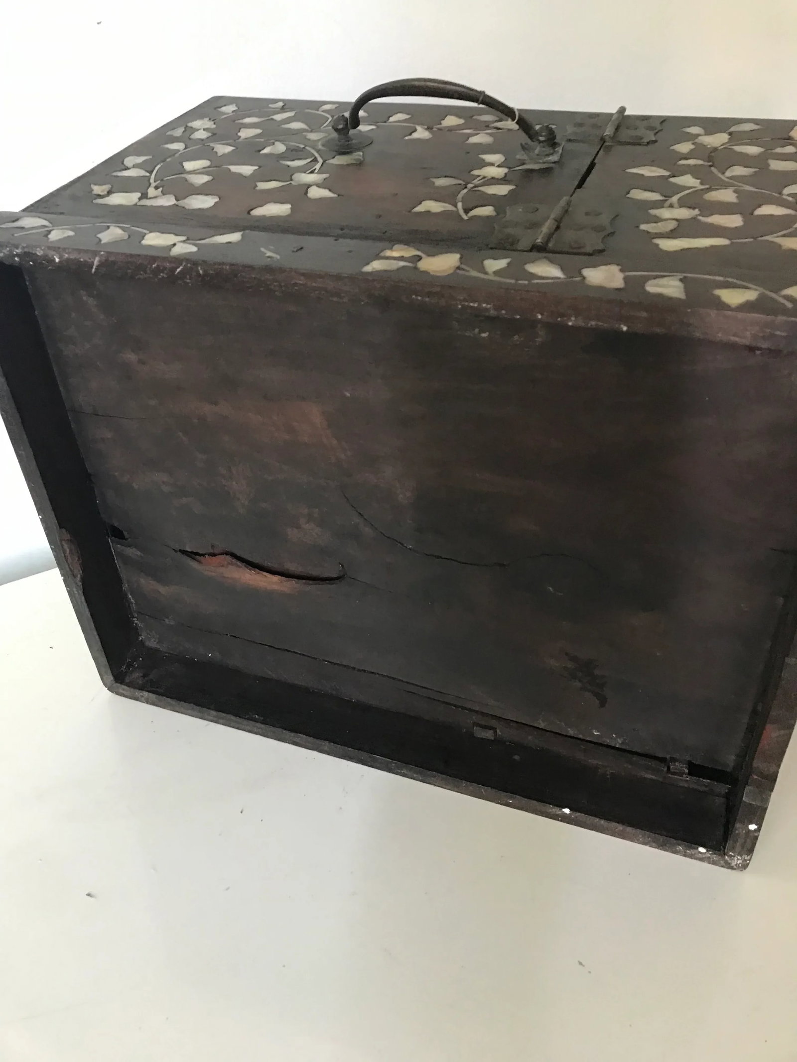 Chinese Qing Dynasty Mother of Pearl Shell Inlay Hardwood Jewelry Box With Shell - 9
