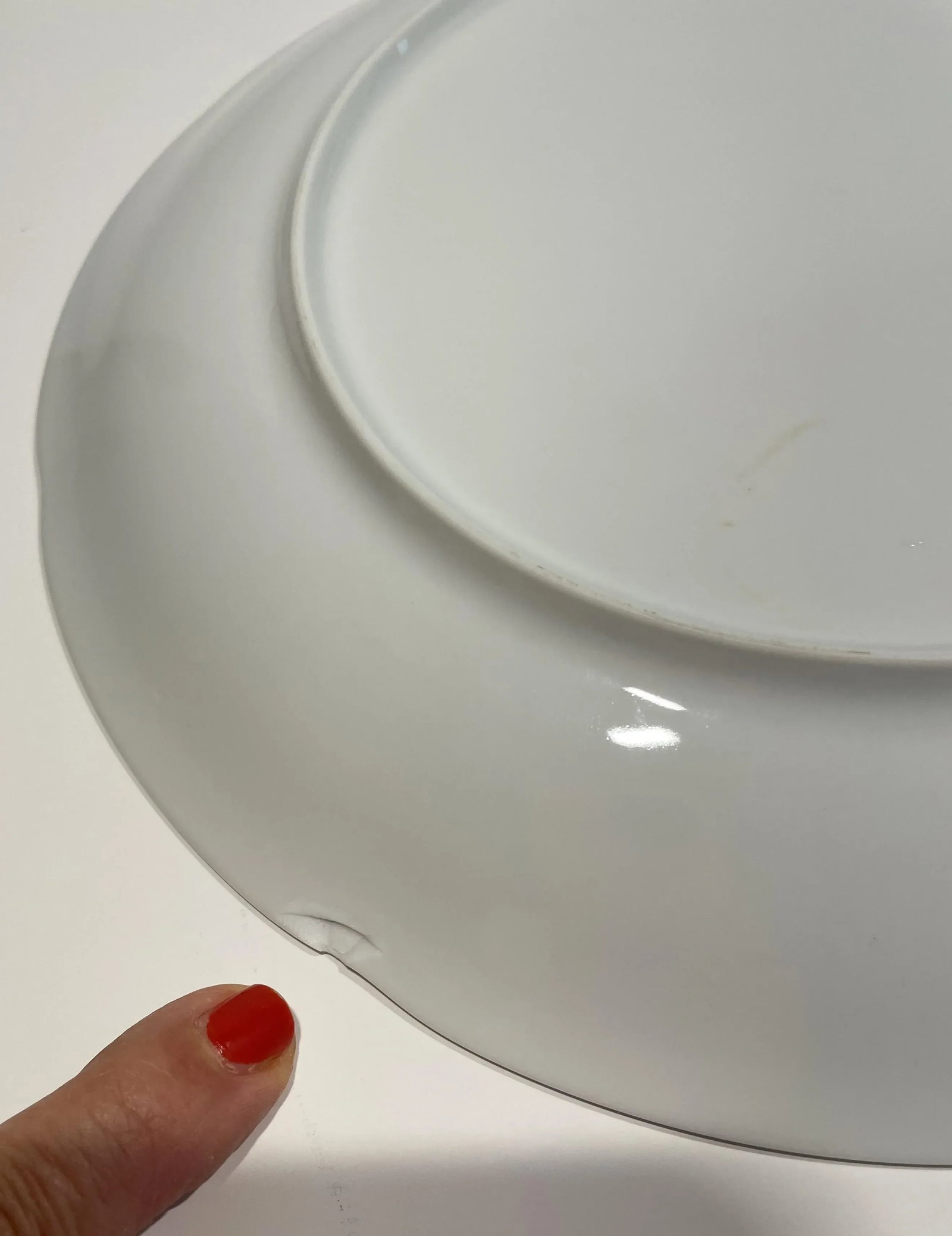 Late 20th Century White Porcelain Art Deco Dinner or Dessert Plates - Set of 4 - 8