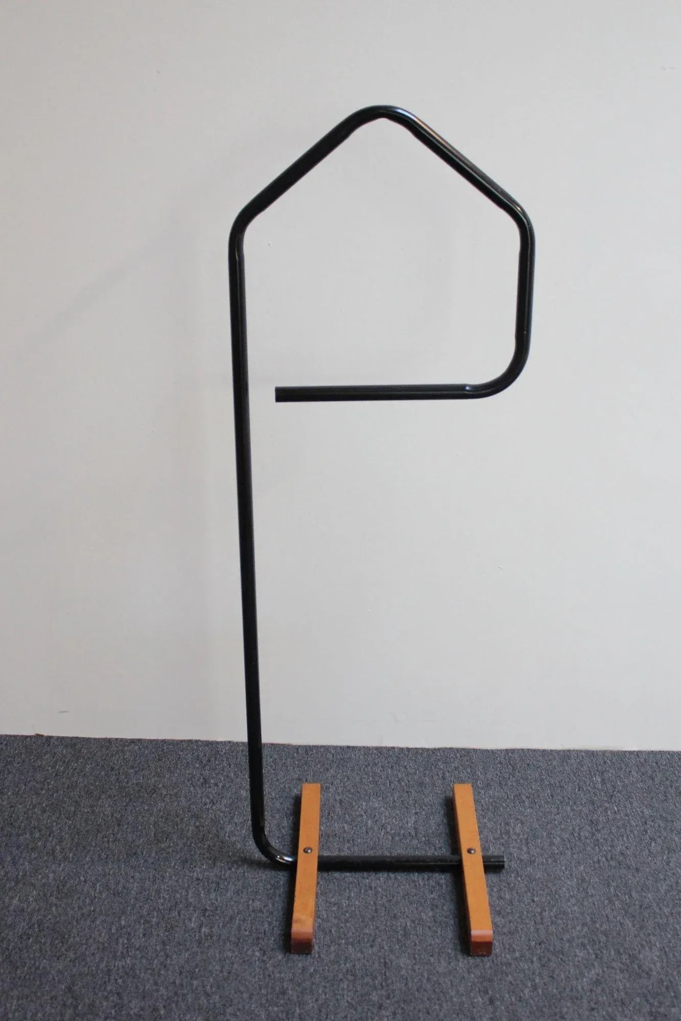 American Postmodern Black Tubular Metal Valet/Dress Boy - 2