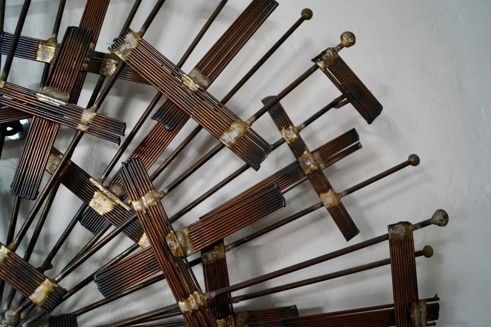 Mid-Century Modern Brutalist Sunburst Wall Sculpture - 10
