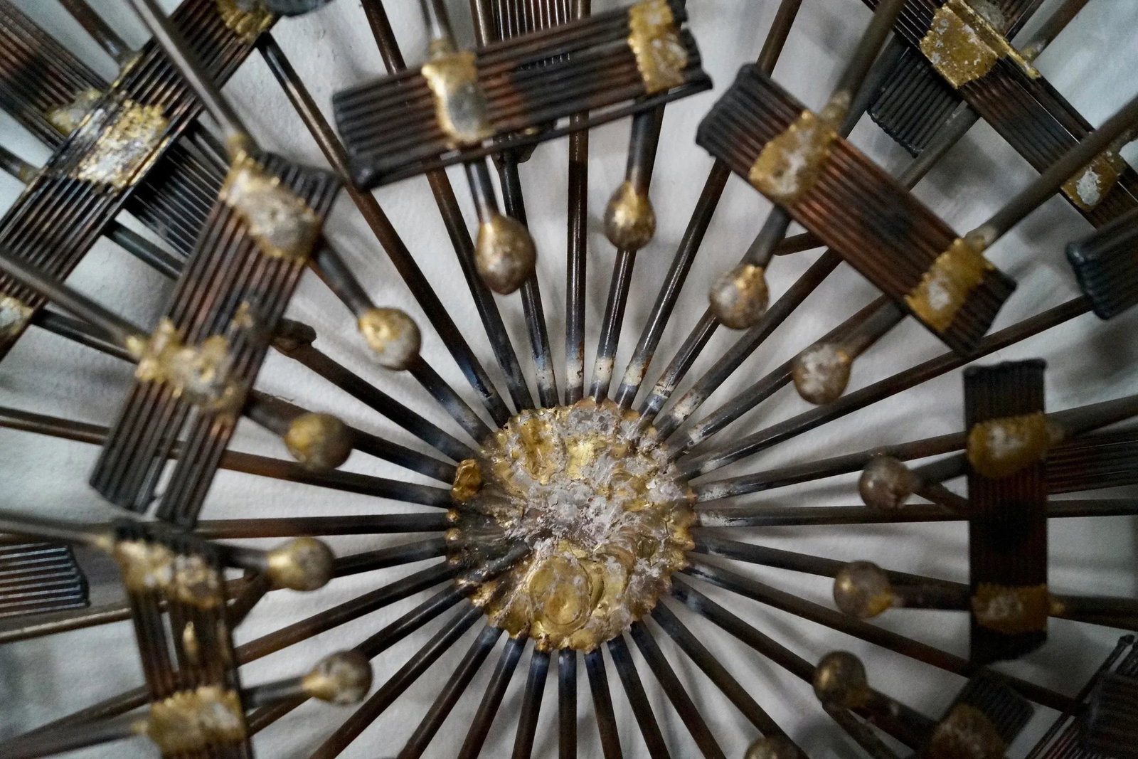 Mid-Century Modern Brutalist Sunburst Wall Sculpture - 11
