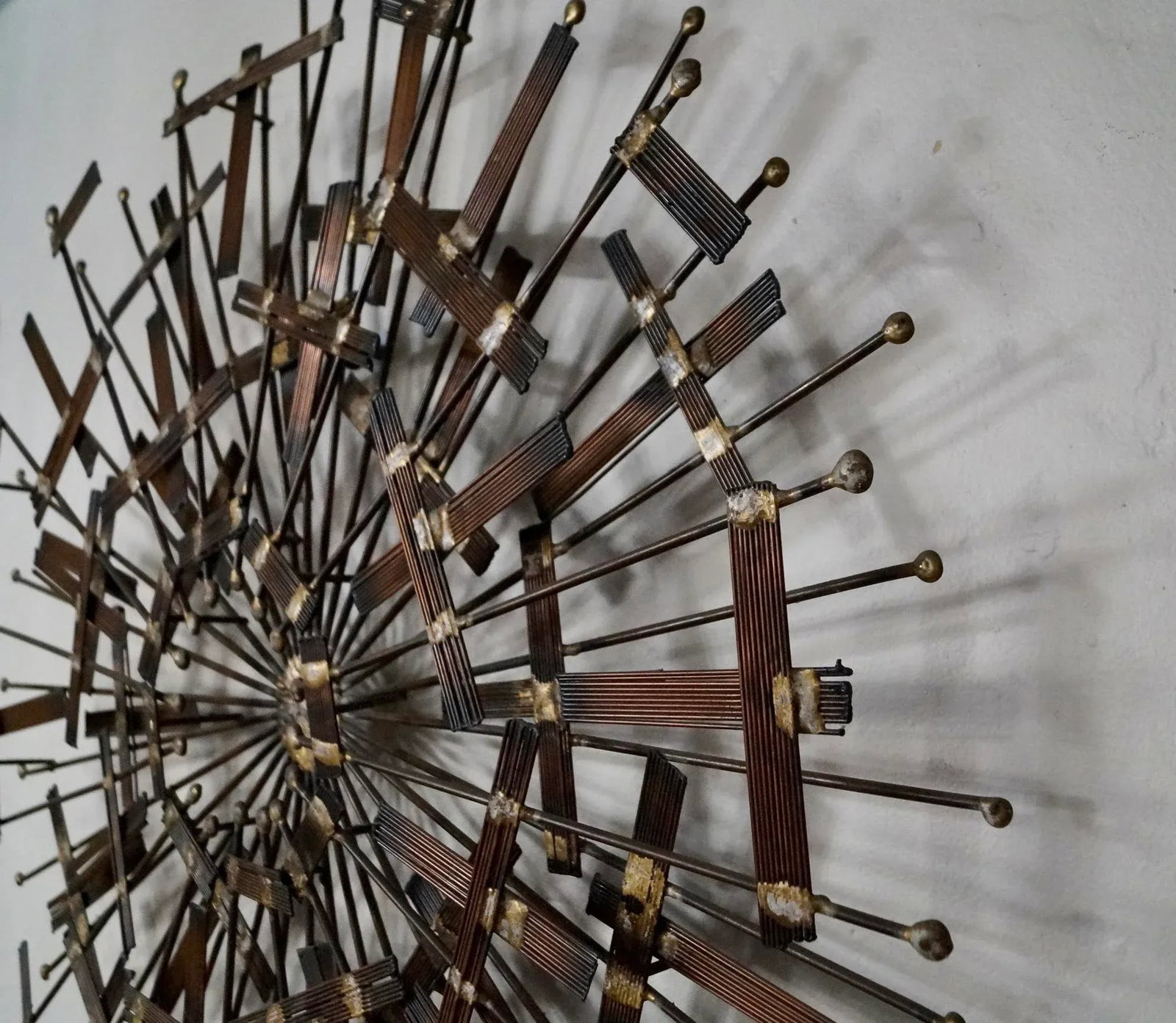 Mid-Century Modern Brutalist Sunburst Wall Sculpture - 4
