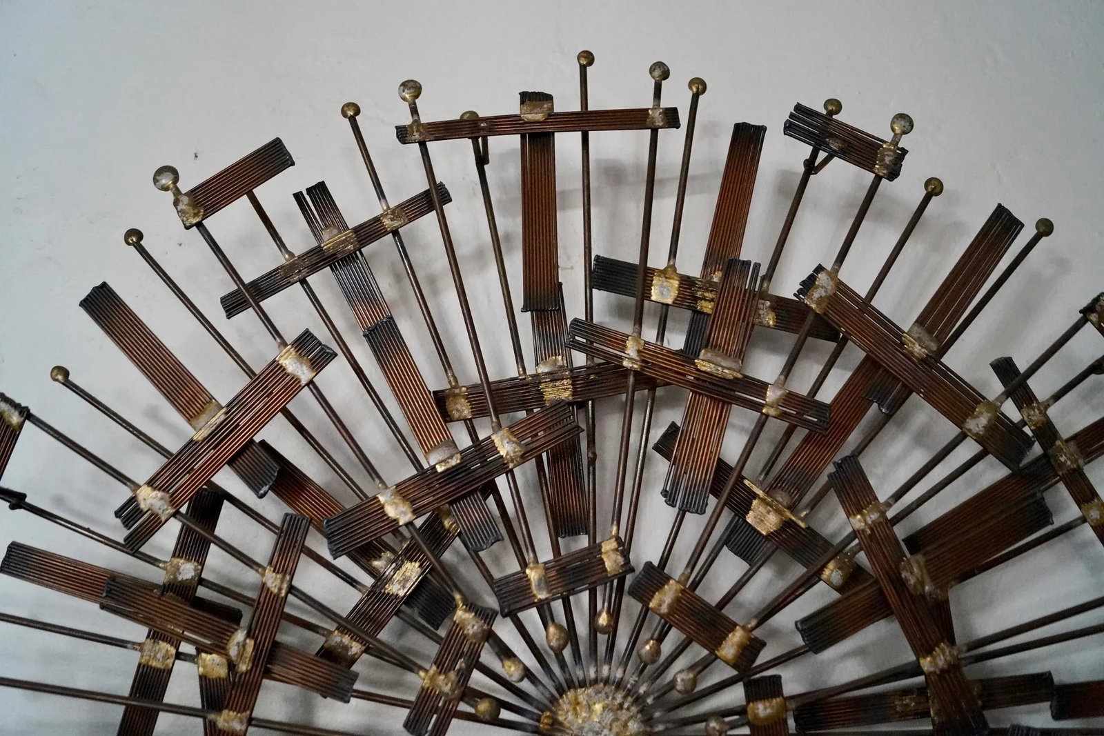 Mid-Century Modern Brutalist Sunburst Wall Sculpture - 5